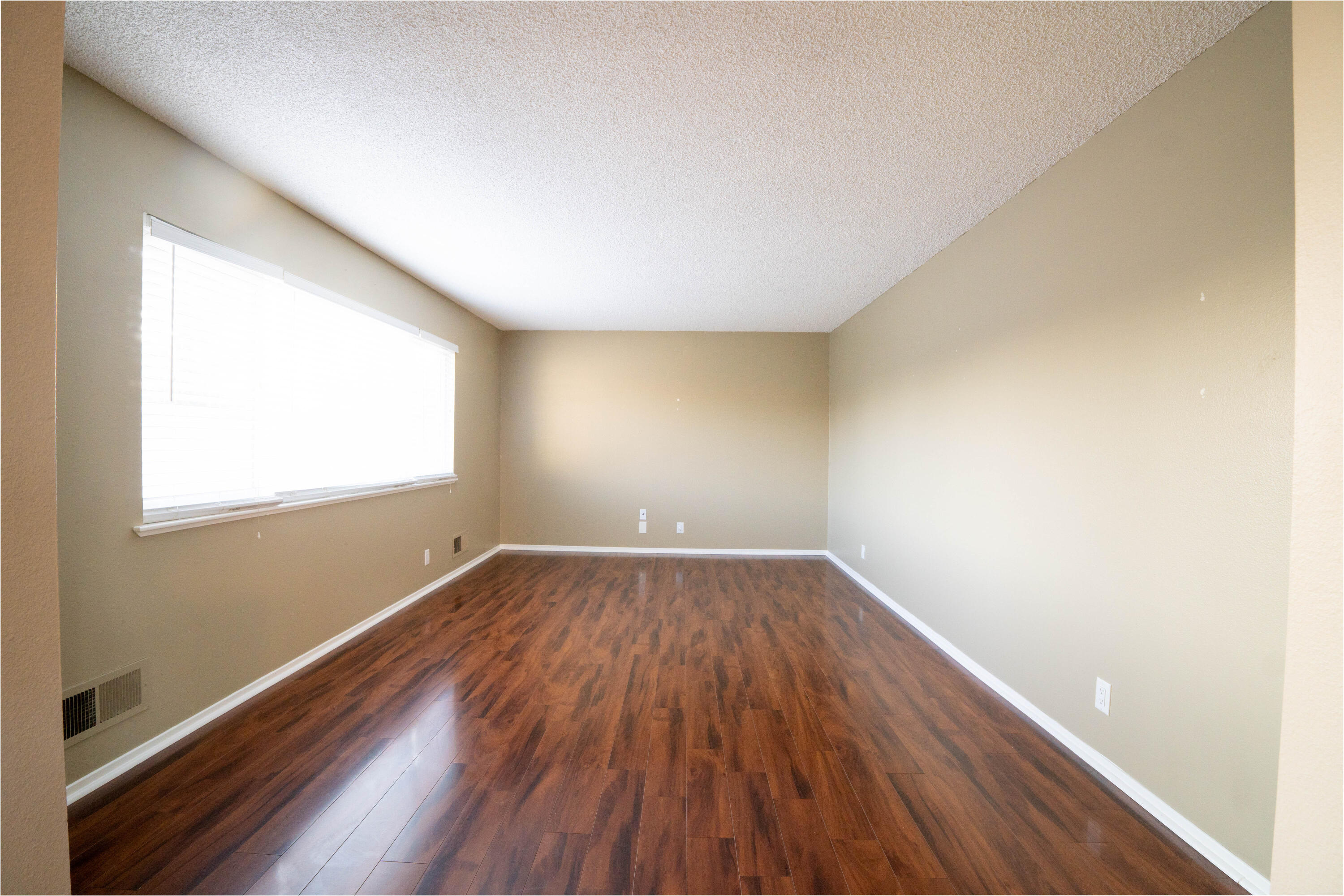 3130 W Vassar Ave, Visalia, CA 93277