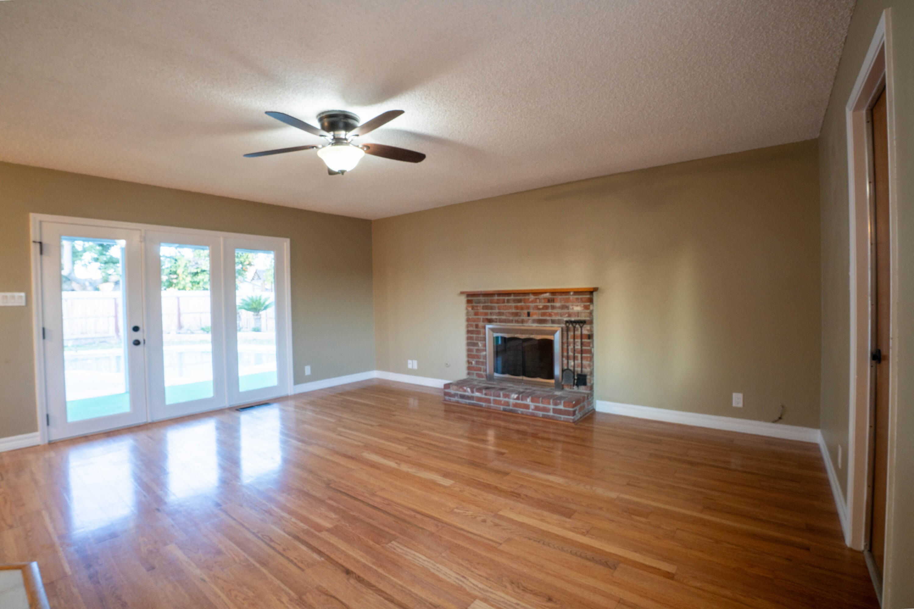 3130 W Vassar Ave, Visalia, CA 93277