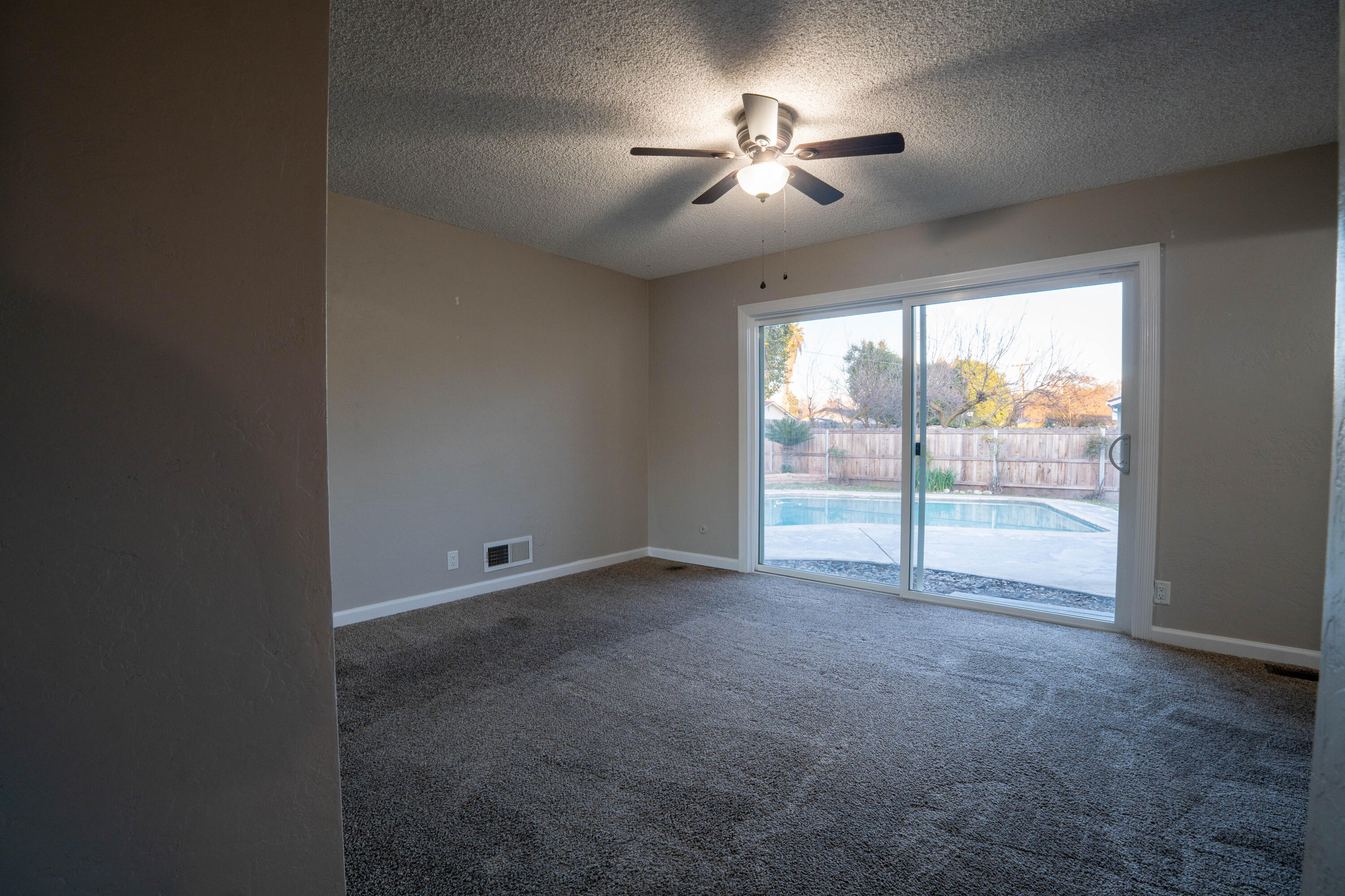 3130 W Vassar Ave, Visalia, CA 93277