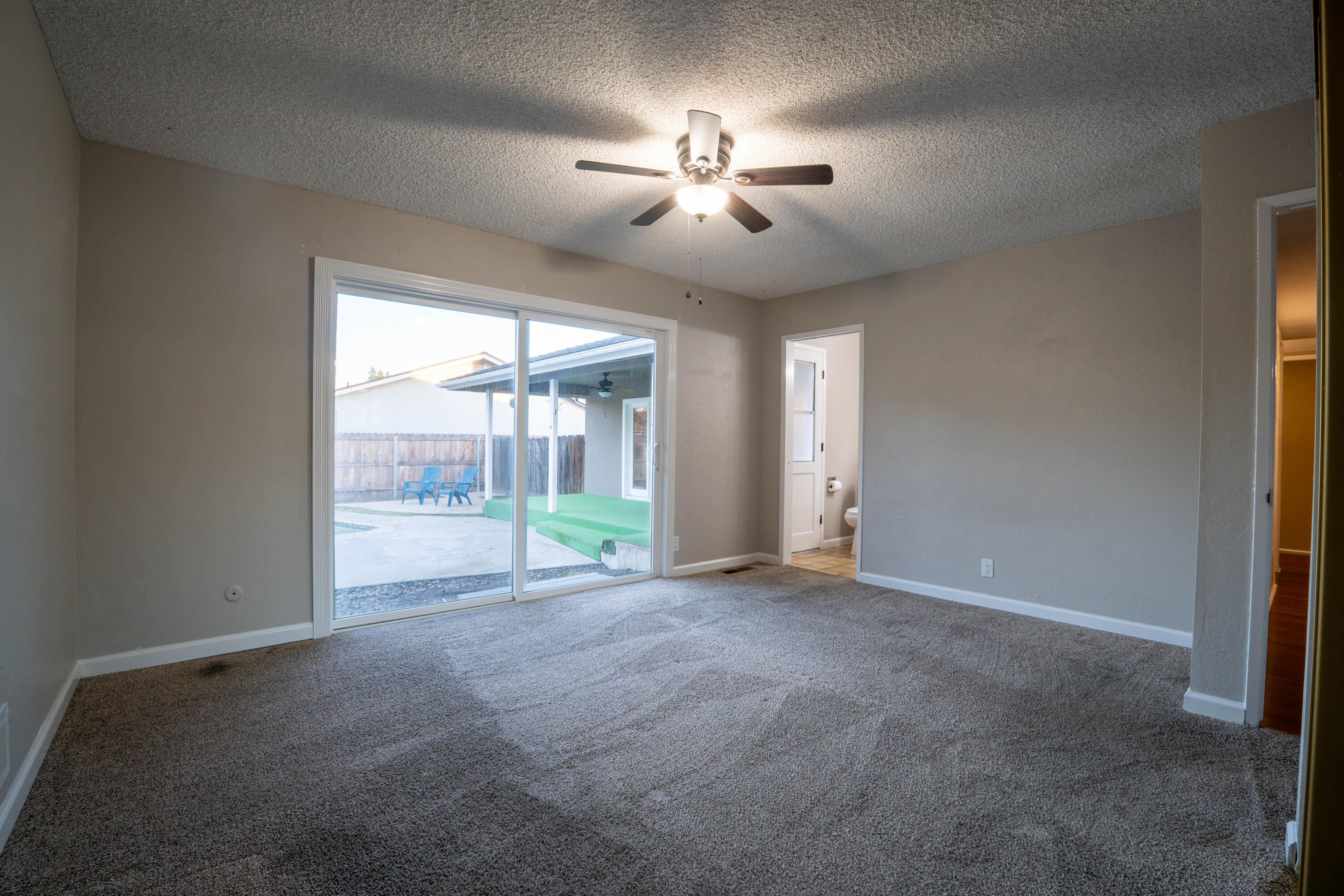 3130 W Vassar Ave, Visalia, CA 93277