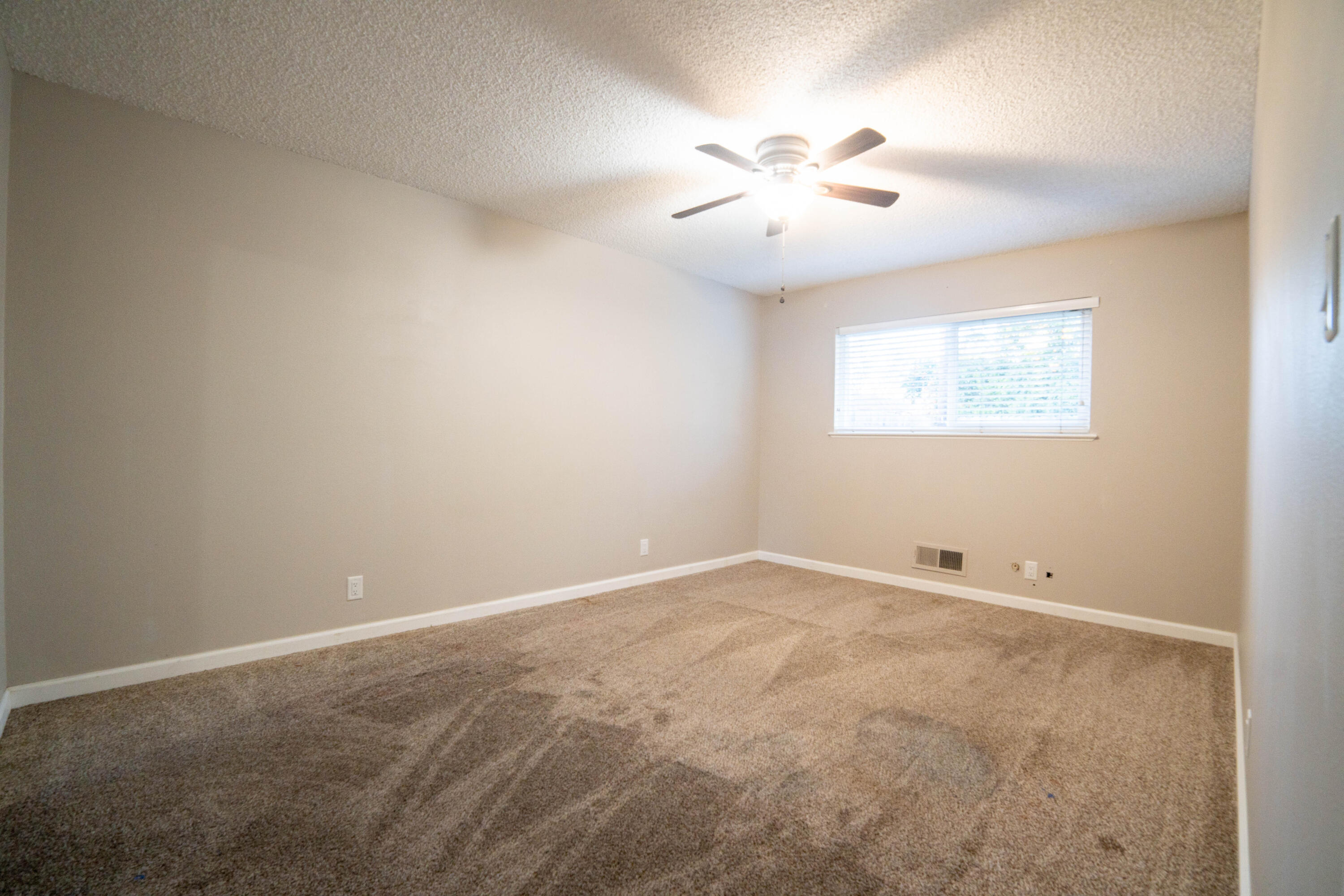 3130 W Vassar Ave, Visalia, CA 93277