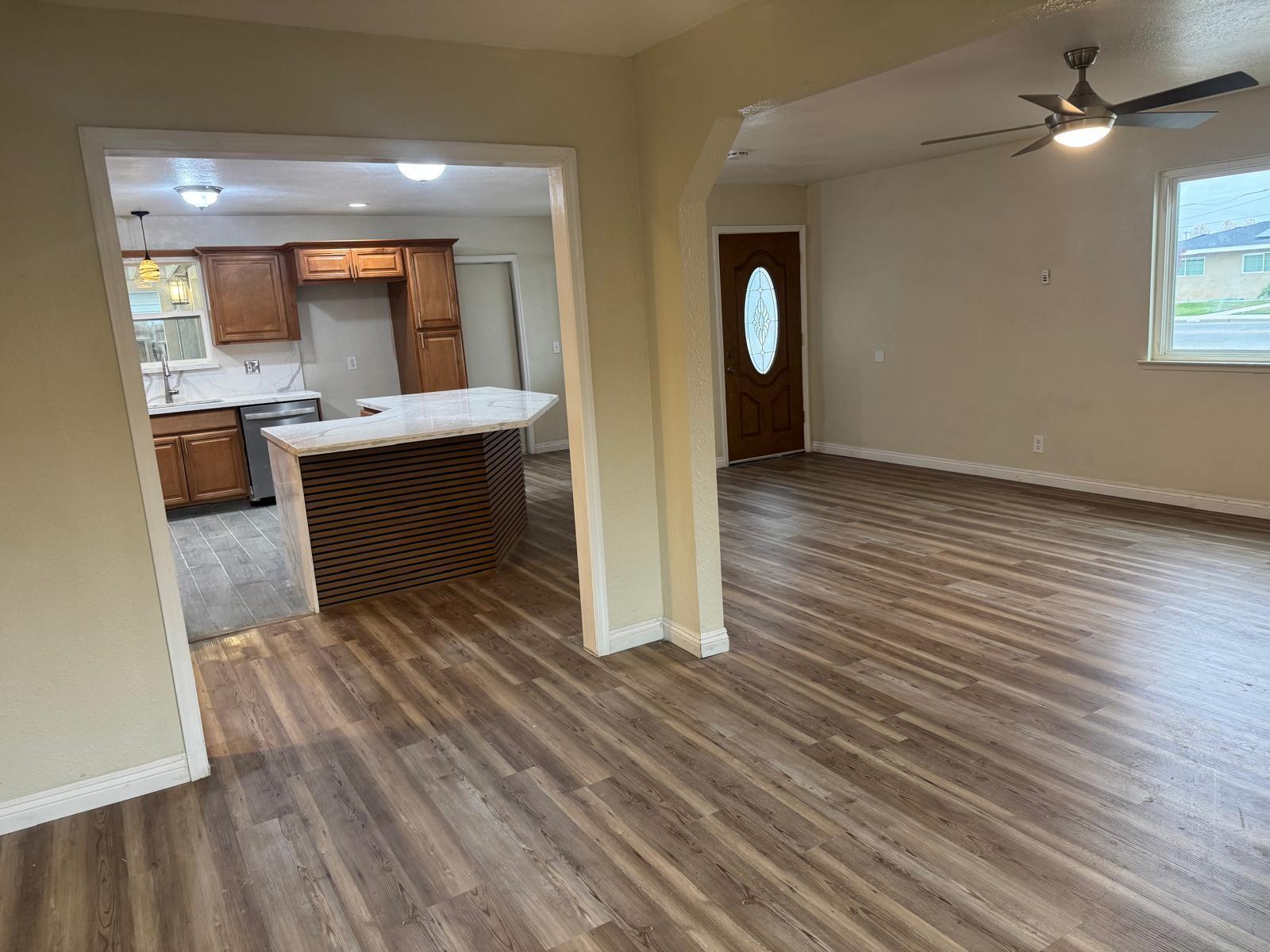 956 E Cinnamon Dr, Lemoore, CA 93245