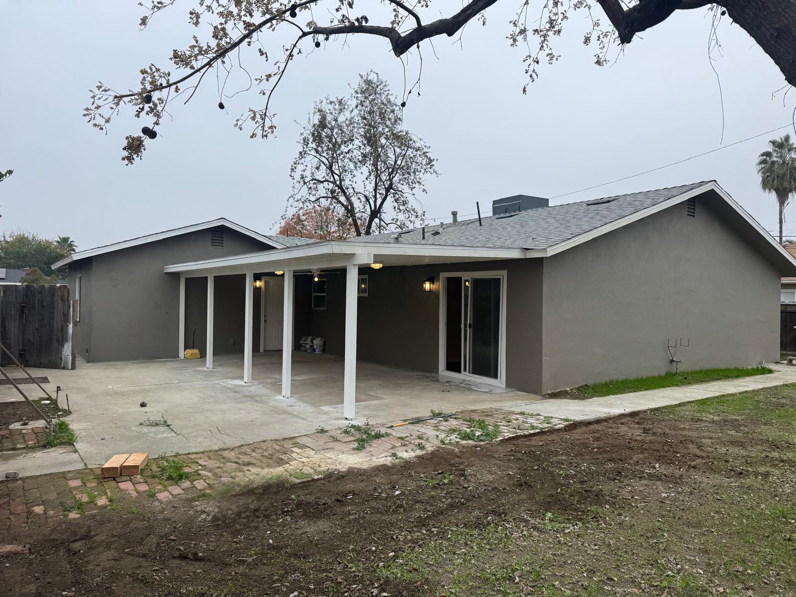 956 E Cinnamon Dr, Lemoore, CA 93245