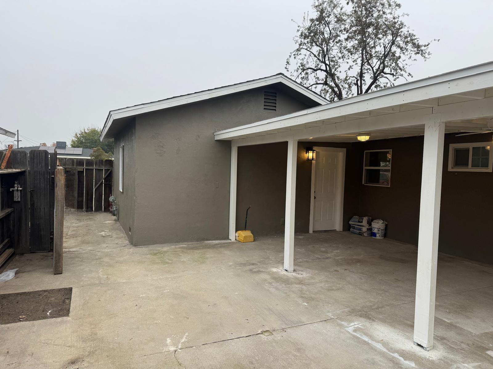 956 E Cinnamon Dr, Lemoore, CA 93245