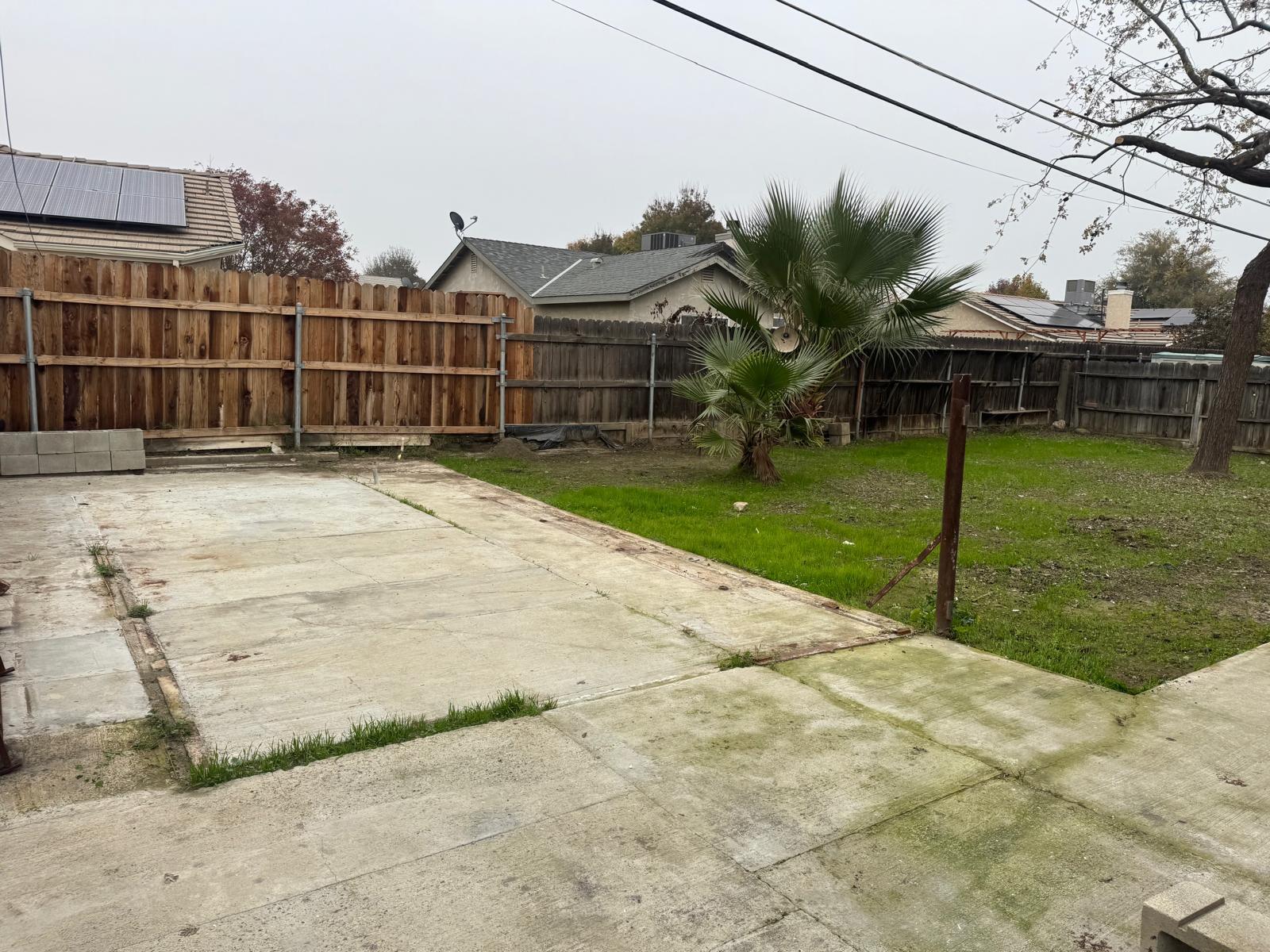 956 E Cinnamon Dr, Lemoore, CA 93245