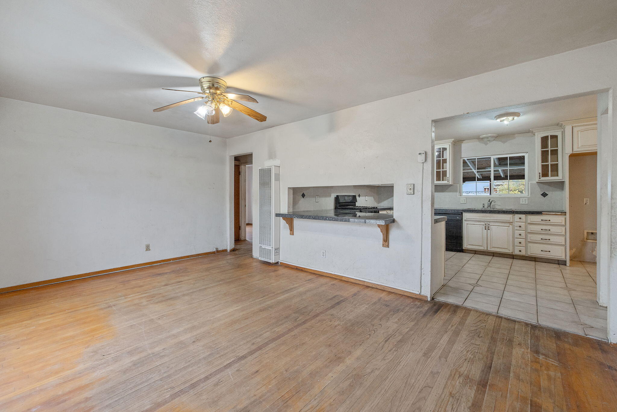 215 Lombardy Ln, Lemoore, CA 93245