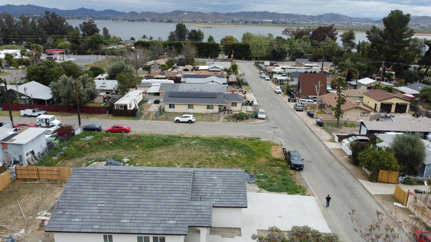 33119 Walls St, Lake Elsinore, CA 92530