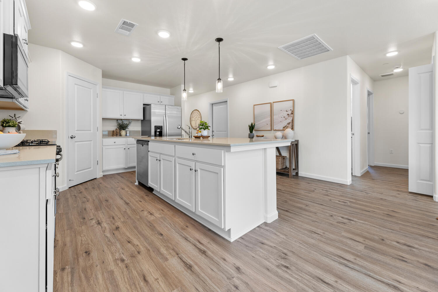 30734 Azalea Rd, Visalia, CA 93291