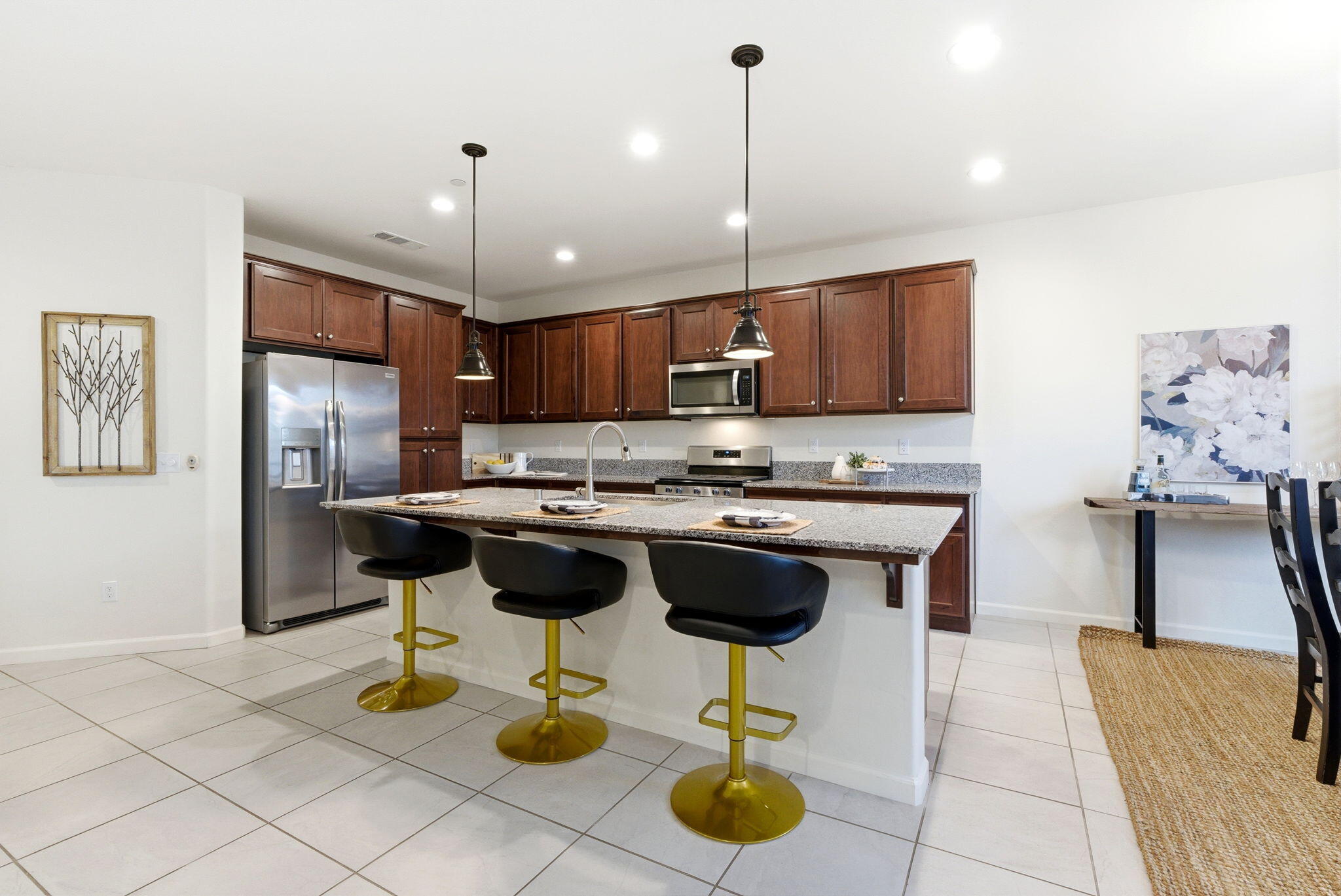 4613 W Payson Ct, Visalia, CA 93291