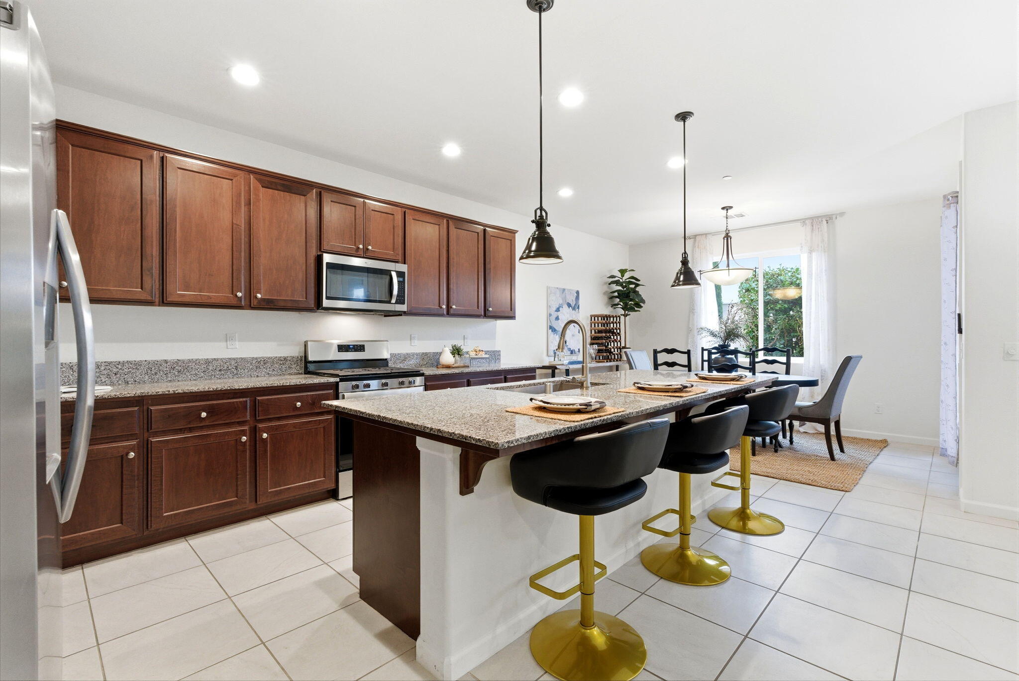 4613 W Payson Ct, Visalia, CA 93291