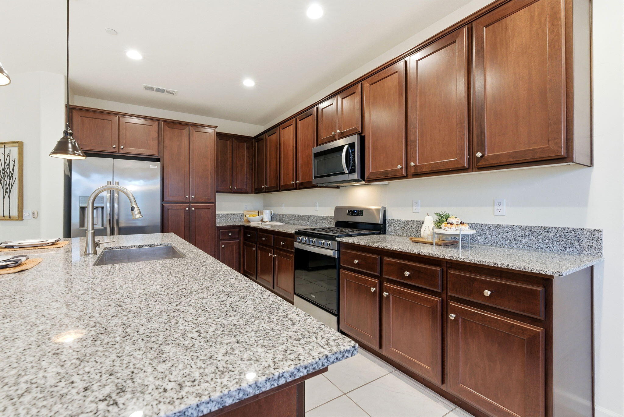 4613 W Payson Ct, Visalia, CA 93291