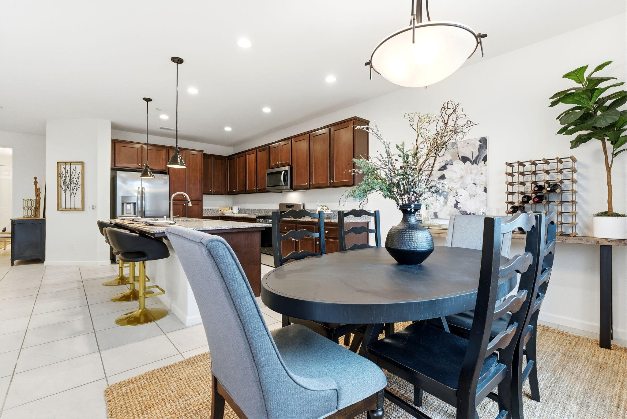 4613 W Payson Ct, Visalia, CA 93291