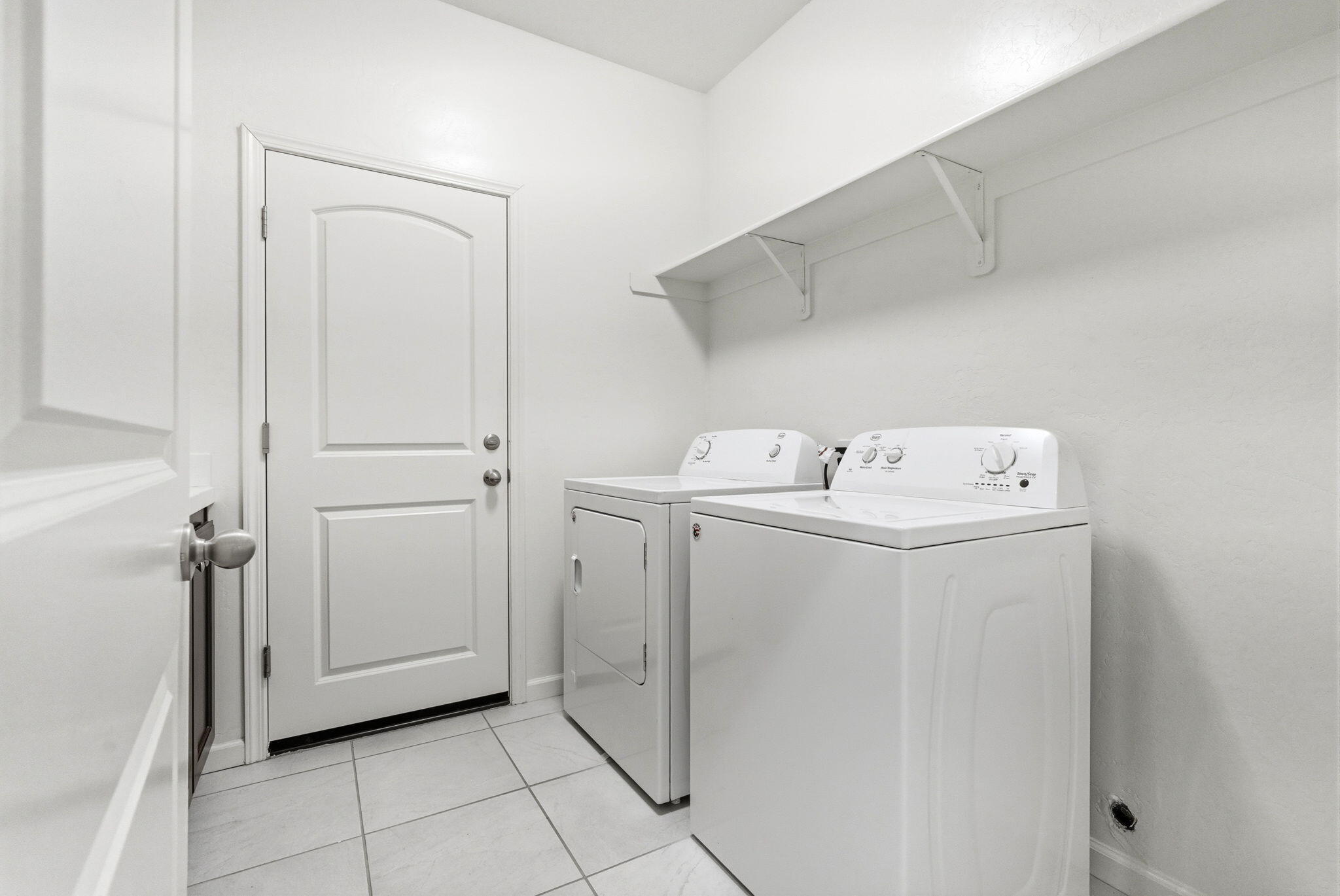 4613 W Payson Ct, Visalia, CA 93291