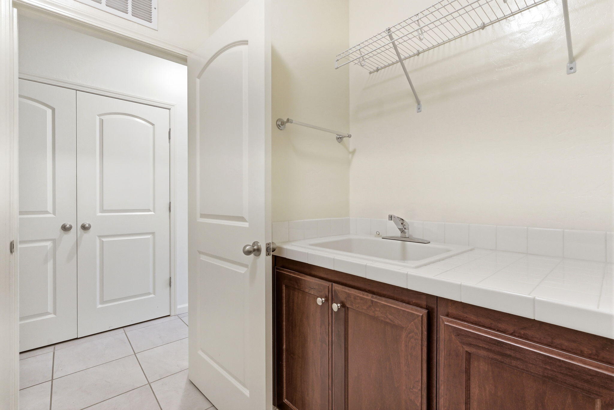 4613 W Payson Ct, Visalia, CA 93291