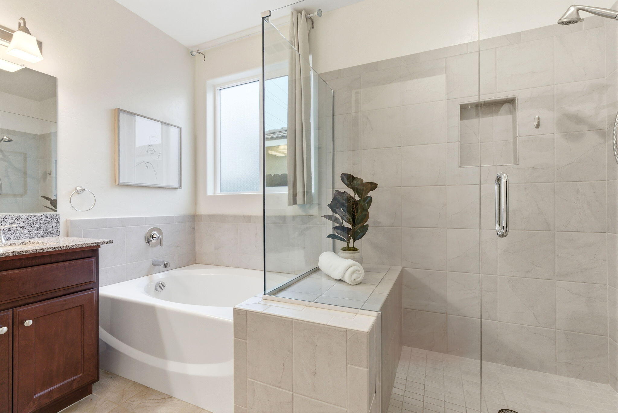 4613 W Payson Ct, Visalia, CA 93291