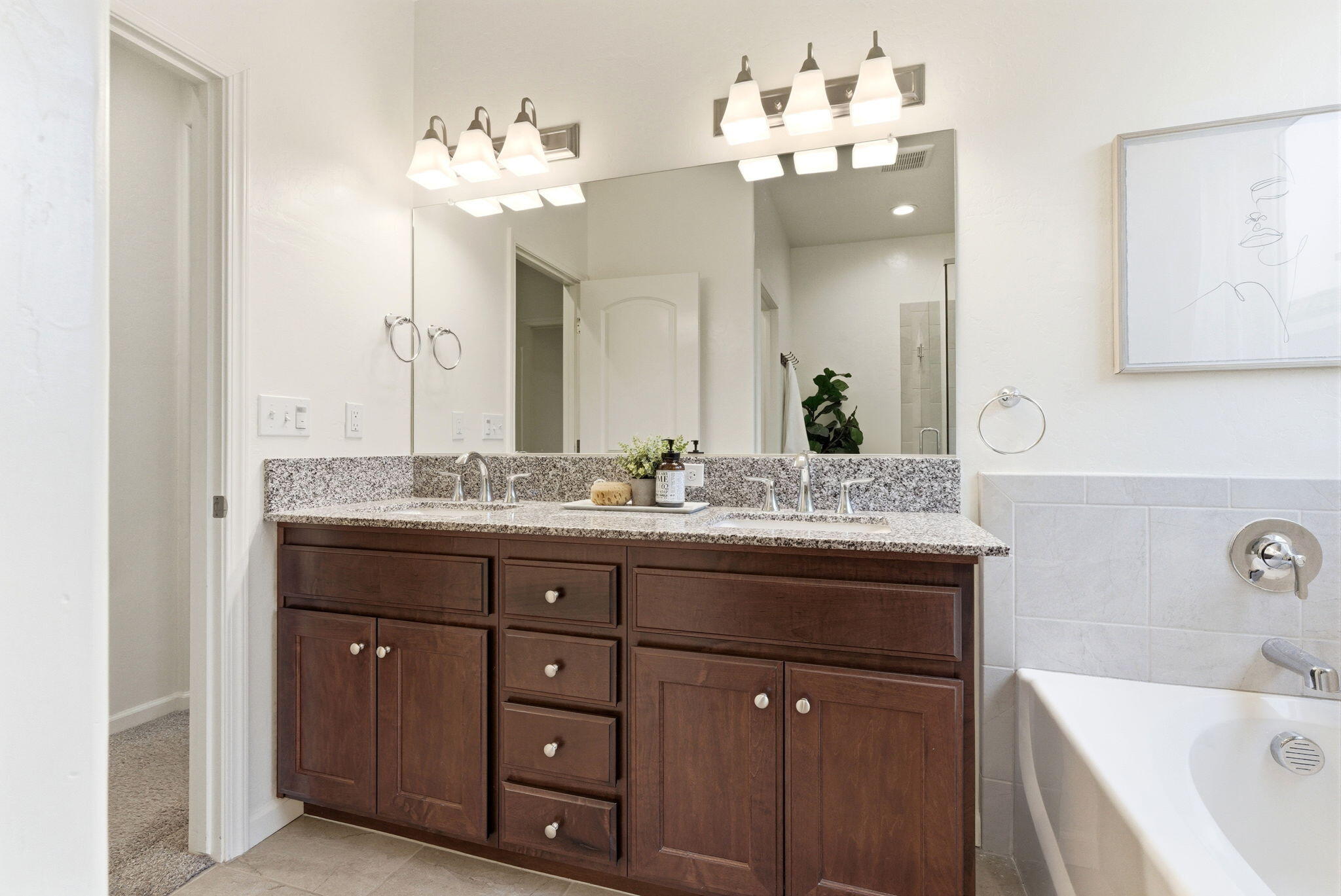 4613 W Payson Ct, Visalia, CA 93291