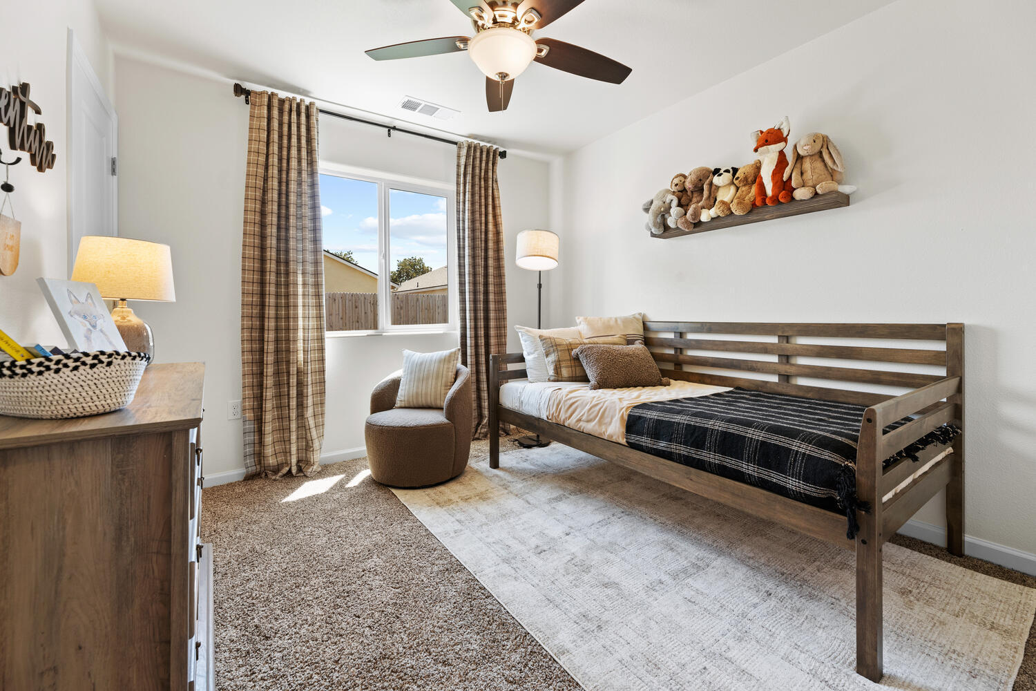 30735 Azalea Rd, Visalia, CA 93291