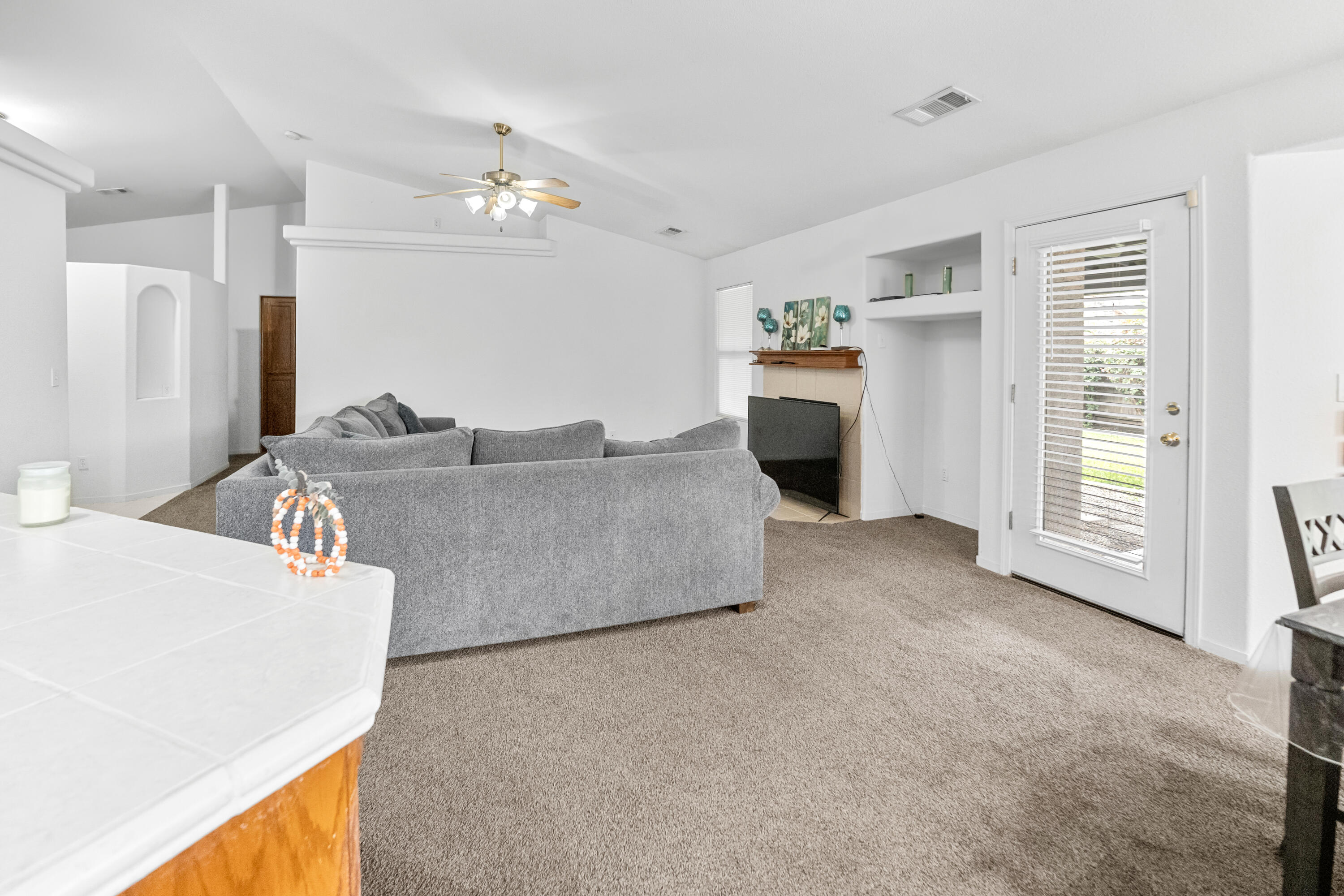 1307 Patsy St, Porterville, CA 93257