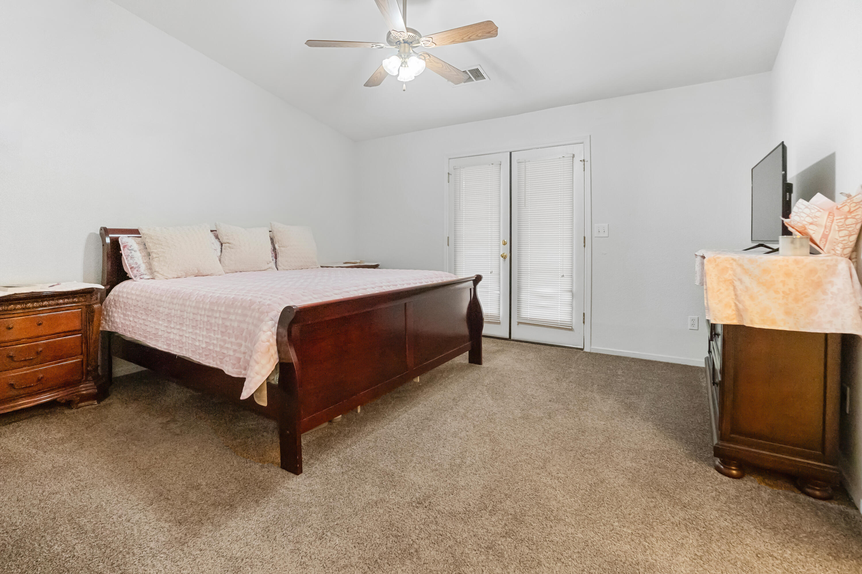 1307 Patsy St, Porterville, CA 93257