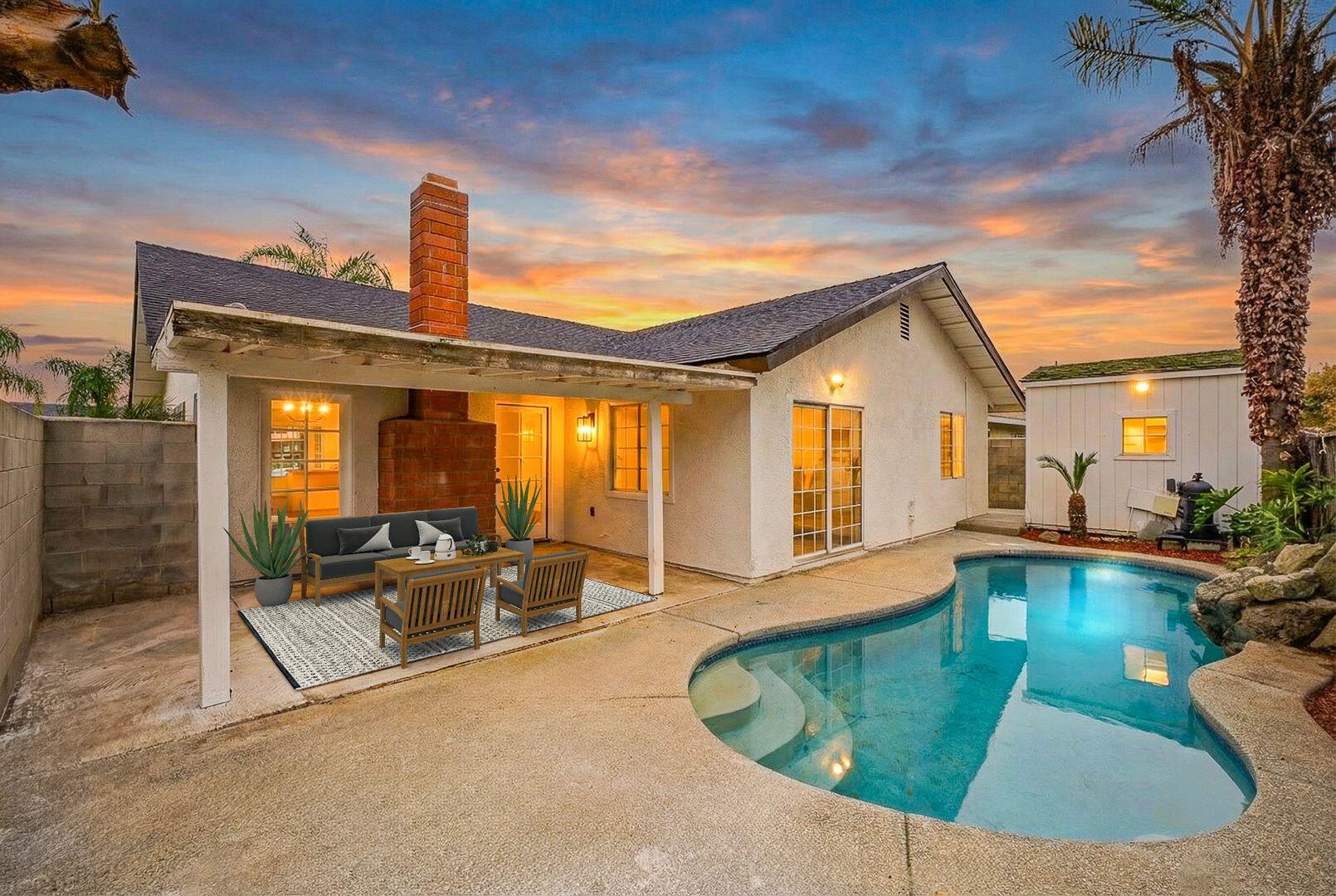 945 N Oakwood Ct, Visalia, CA 93291