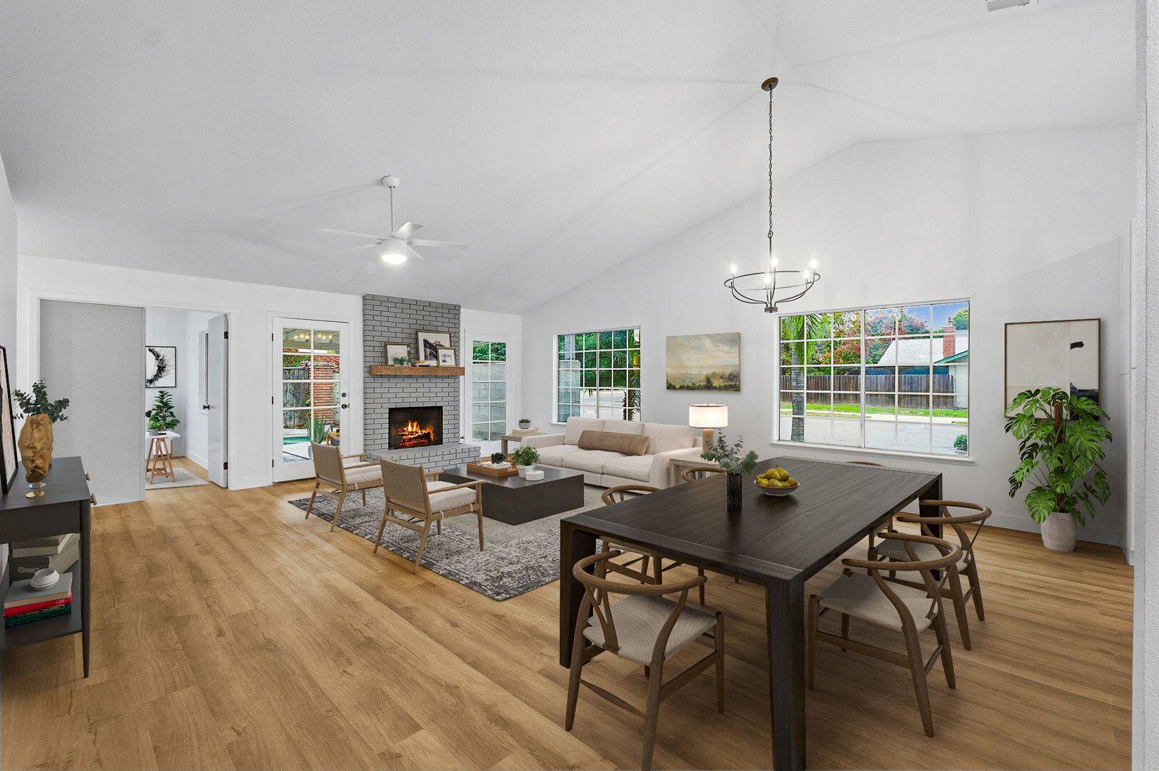 945 N Oakwood Ct, Visalia, CA 93291