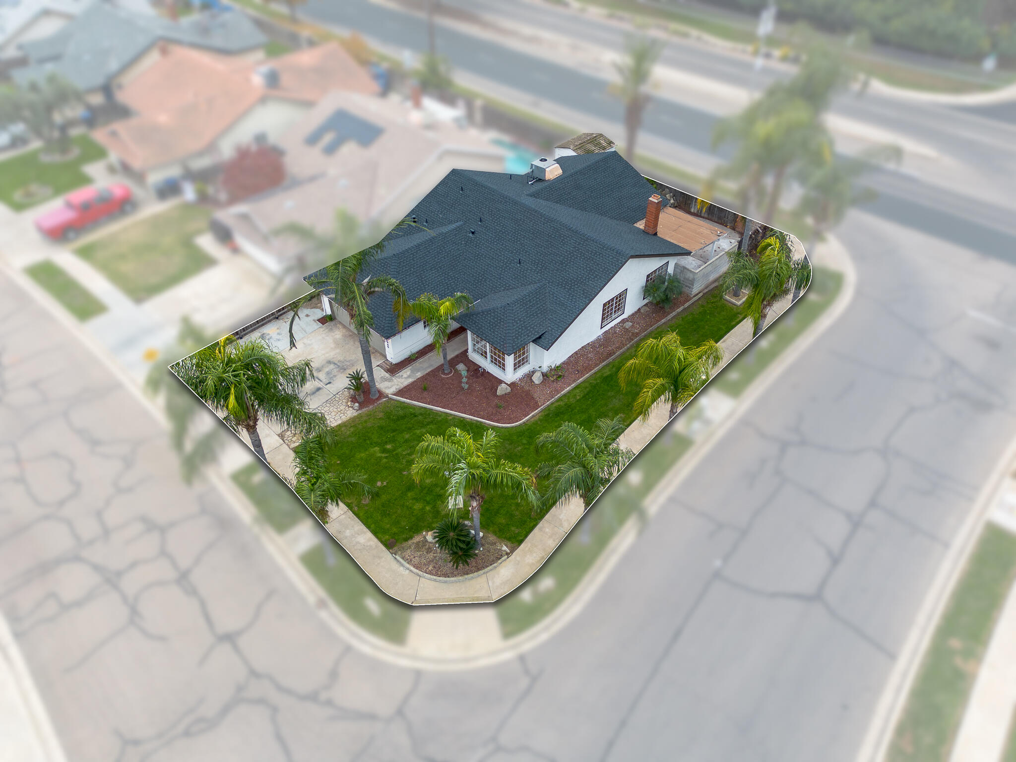 945 N Oakwood Ct, Visalia, CA 93291