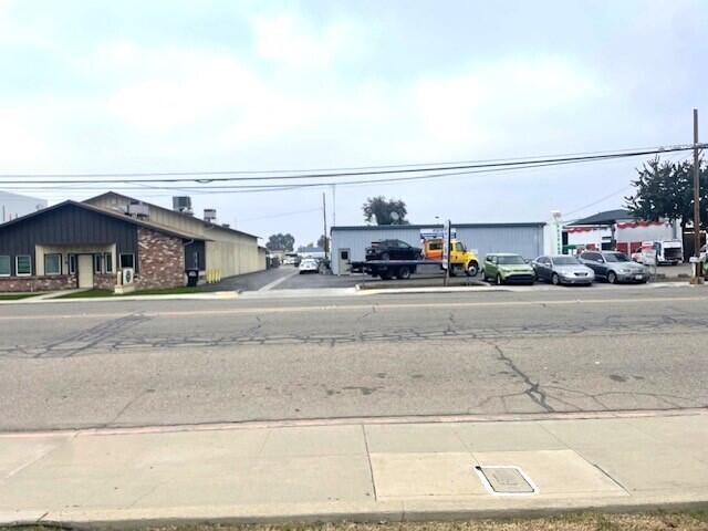 1910 E Mineral King Ave, Visalia, CA 93292