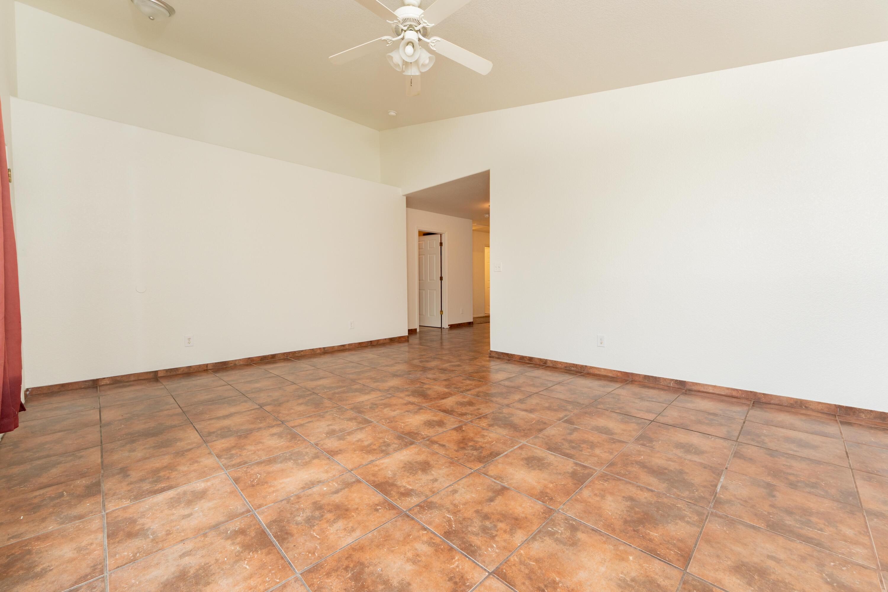 254 Feather Ct, Tulare, CA 93274