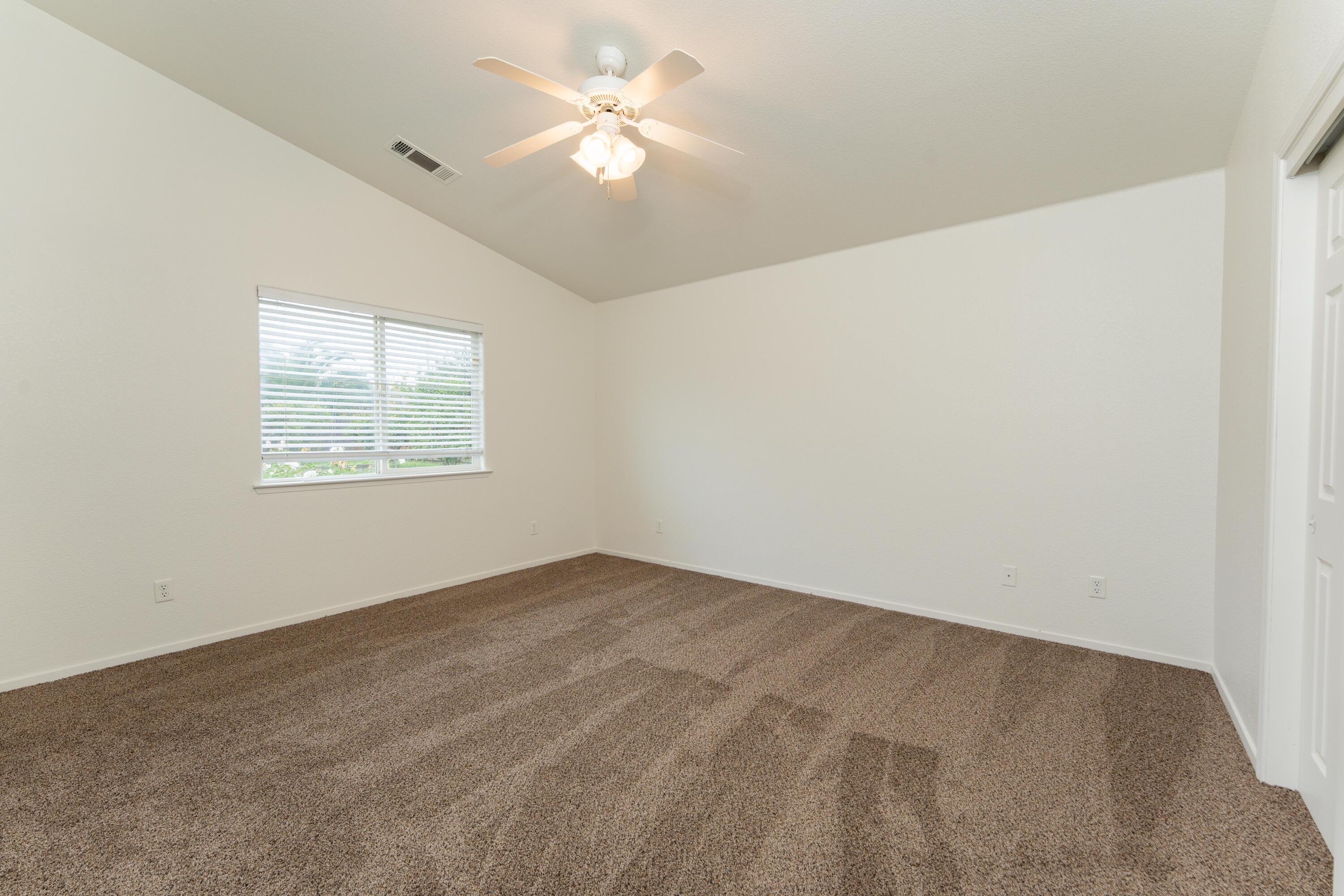 254 Feather Ct, Tulare, CA 93274