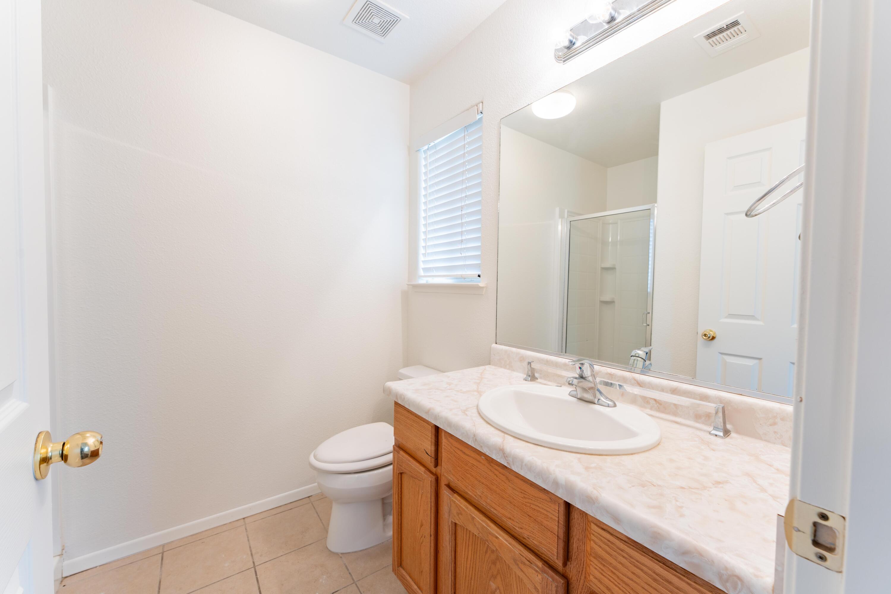 254 Feather Ct, Tulare, CA 93274