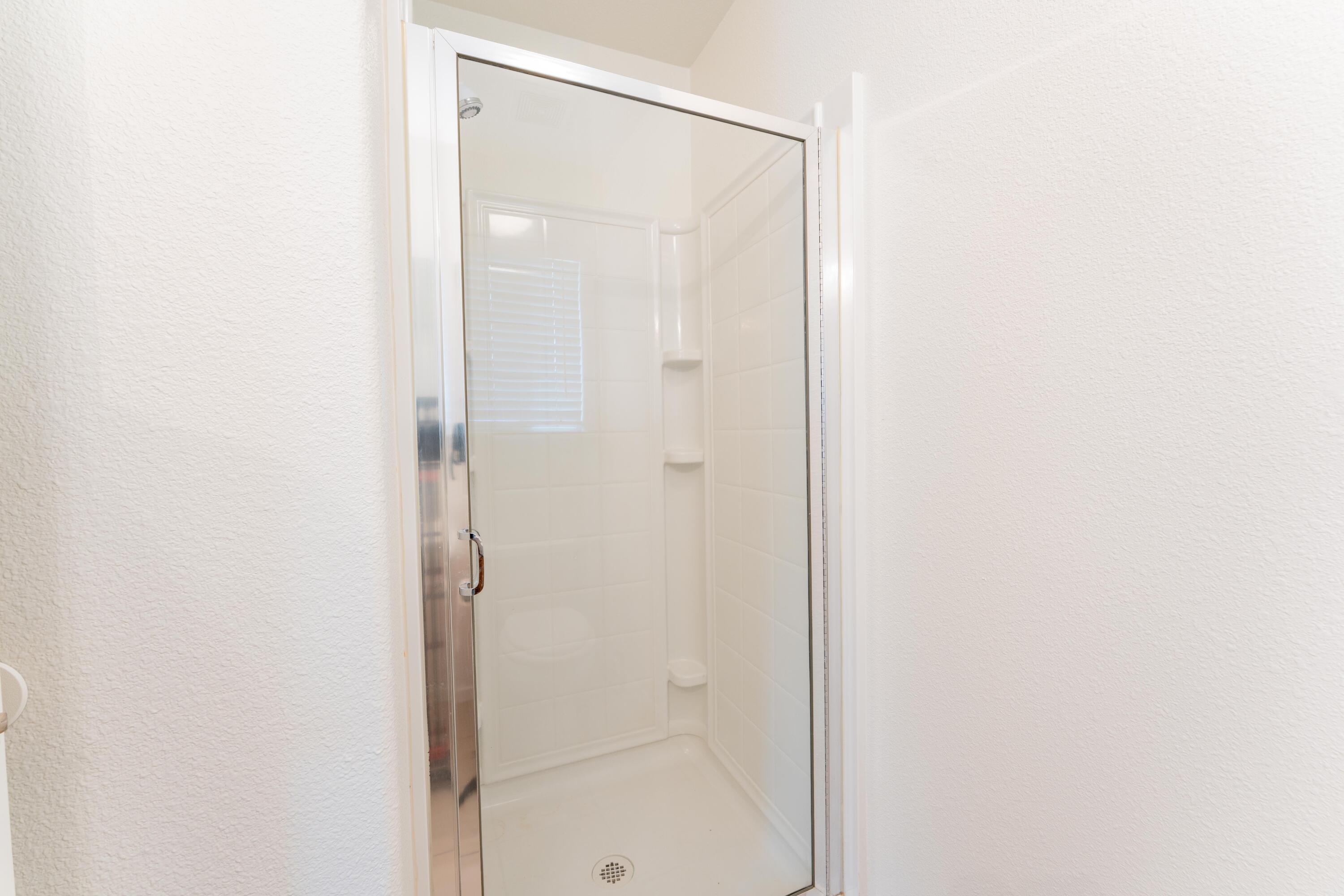 254 Feather Ct, Tulare, CA 93274