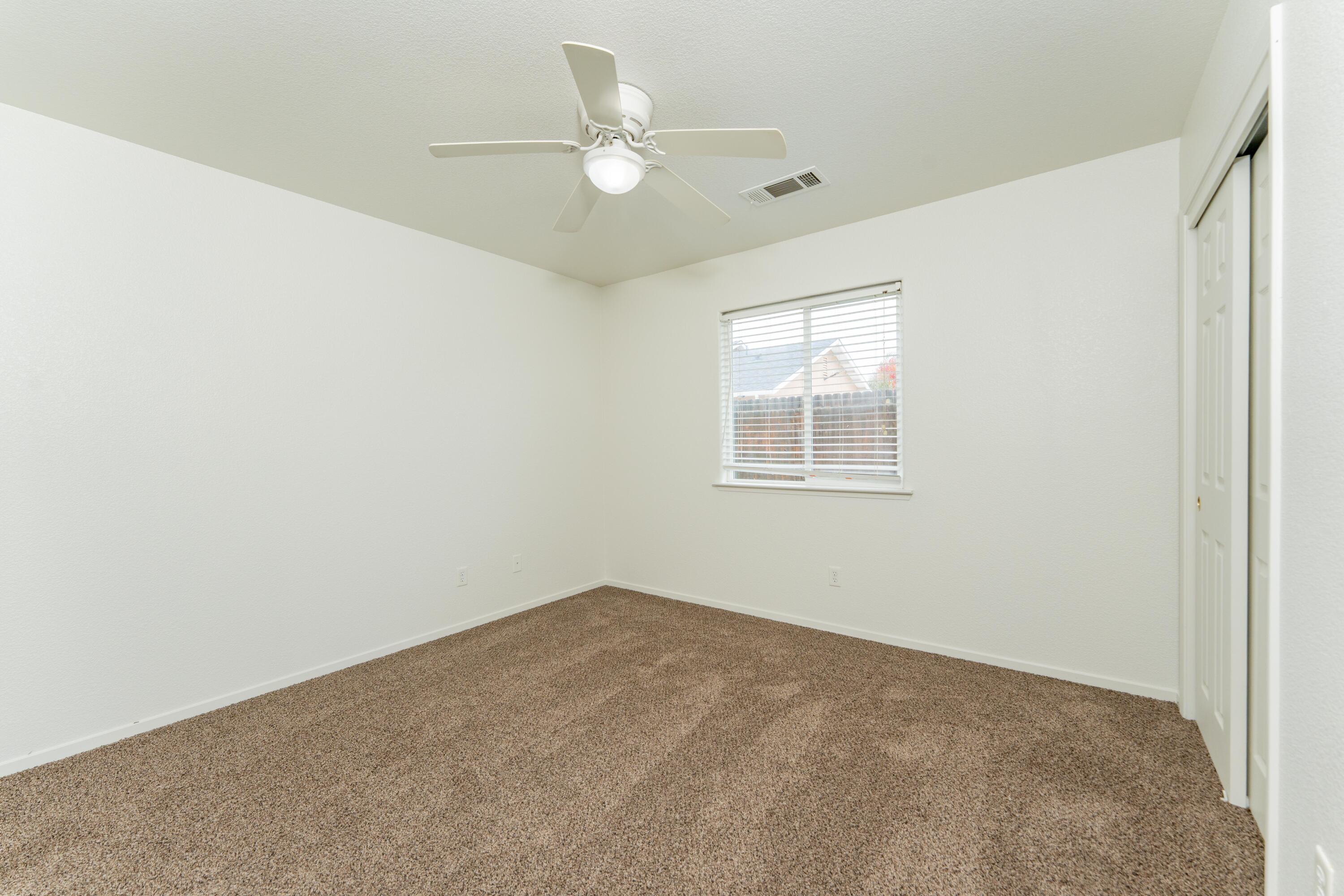 254 Feather Ct, Tulare, CA 93274