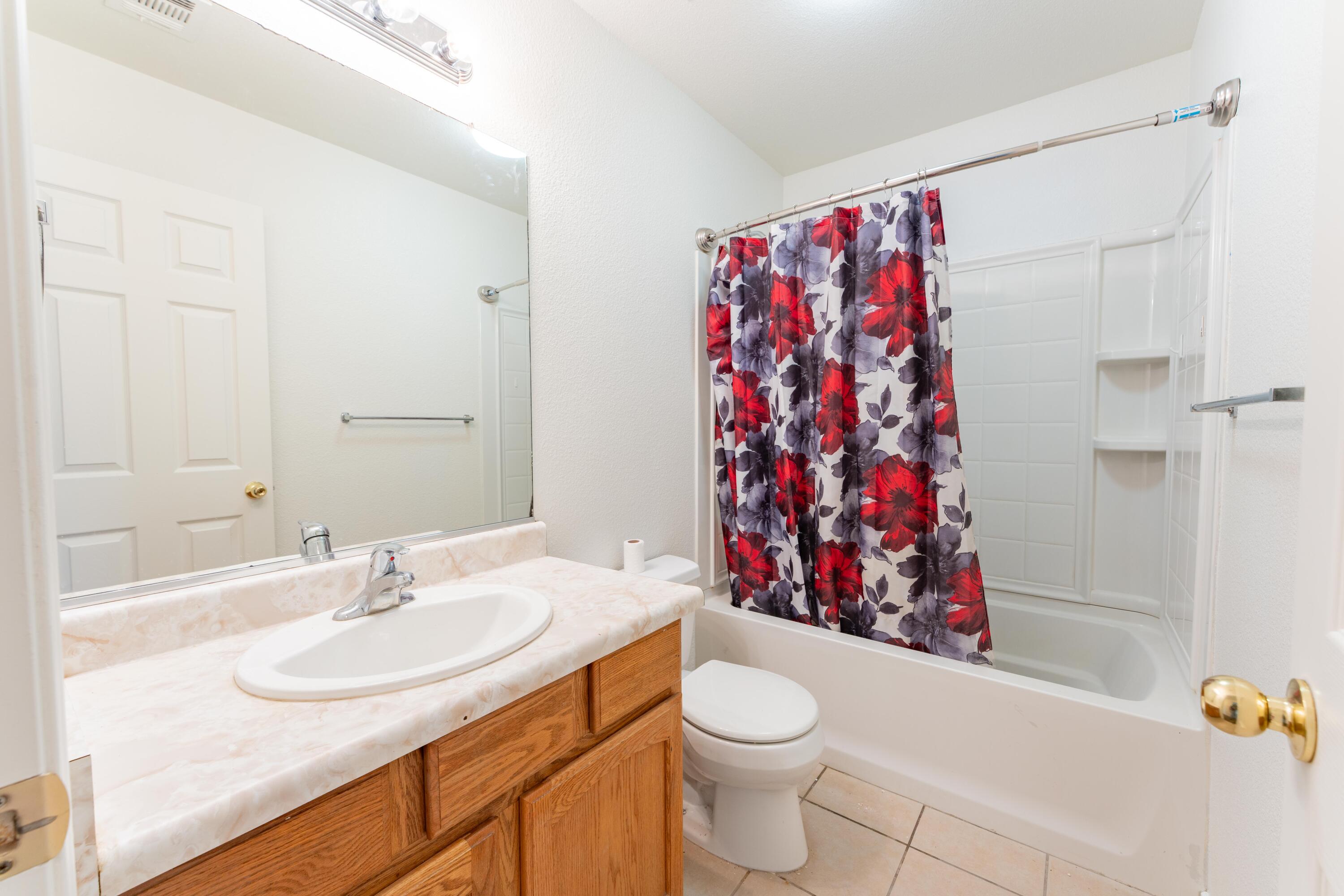 254 Feather Ct, Tulare, CA 93274