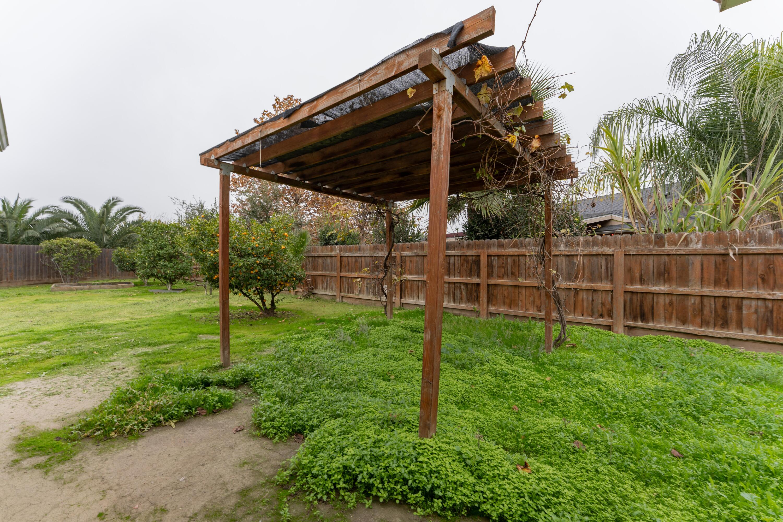 254 Feather Ct, Tulare, CA 93274