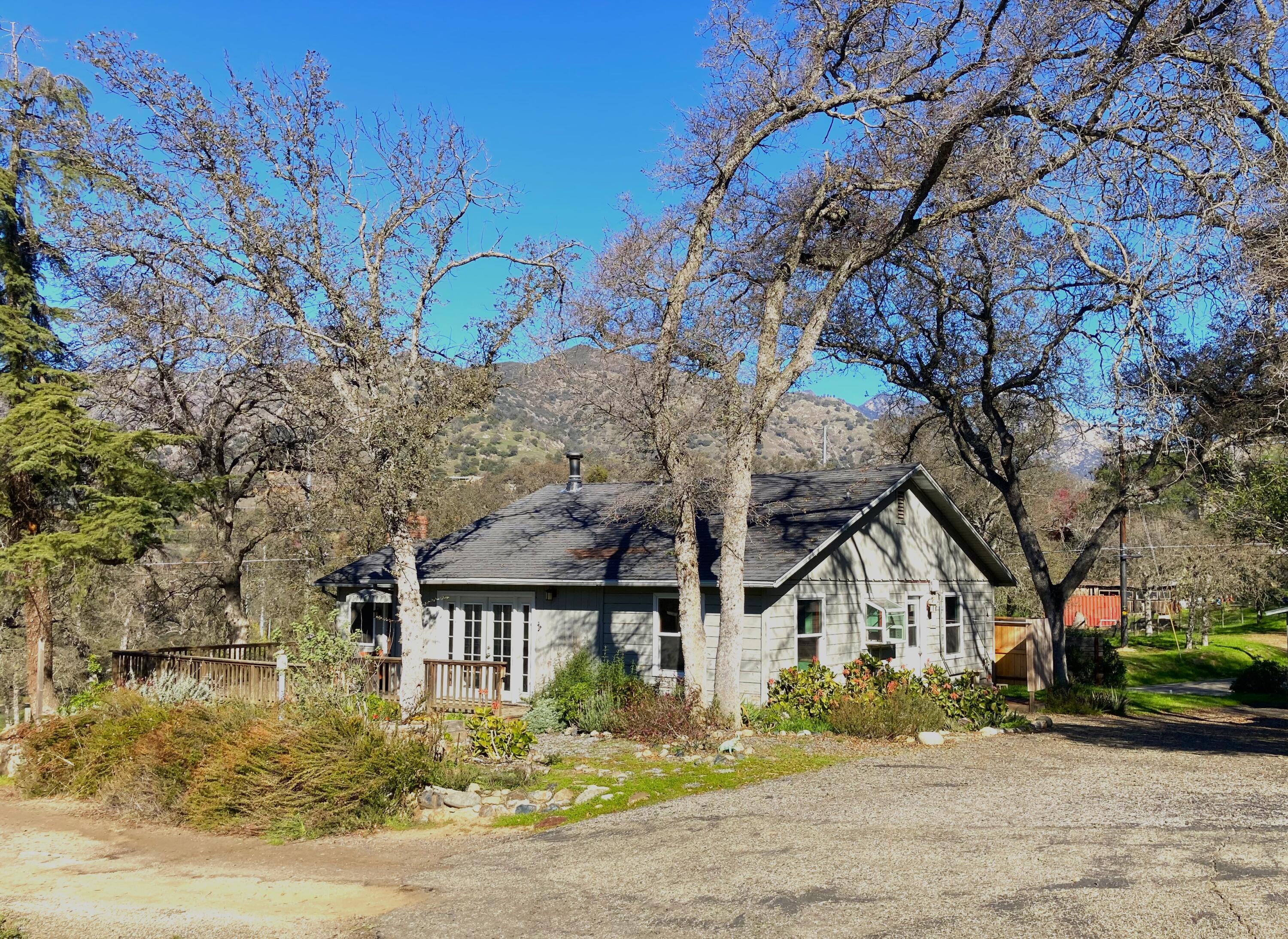 43560 Skyline Dr, Three Rivers, CA 93271