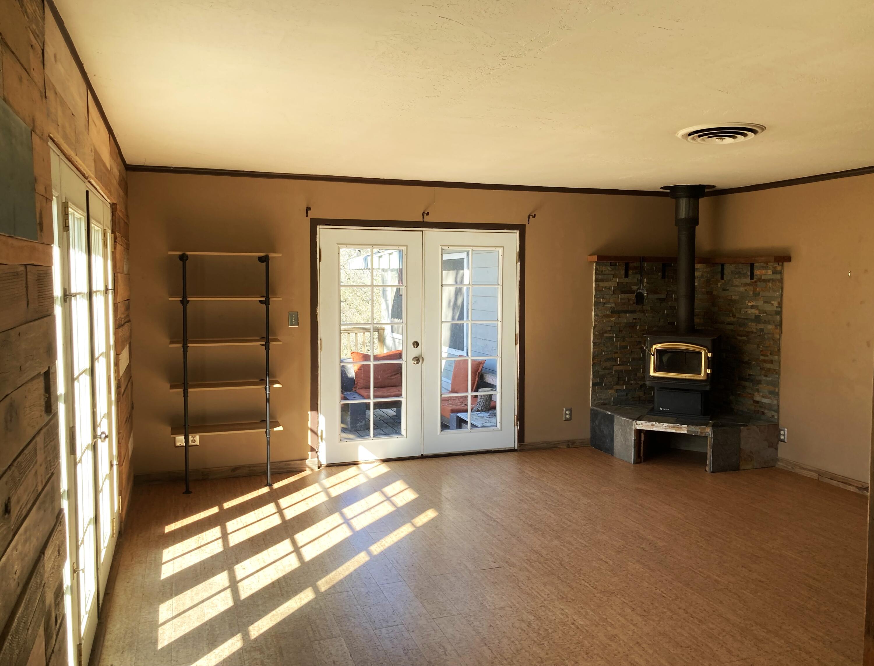 43560 Skyline Dr, Three Rivers, CA 93271