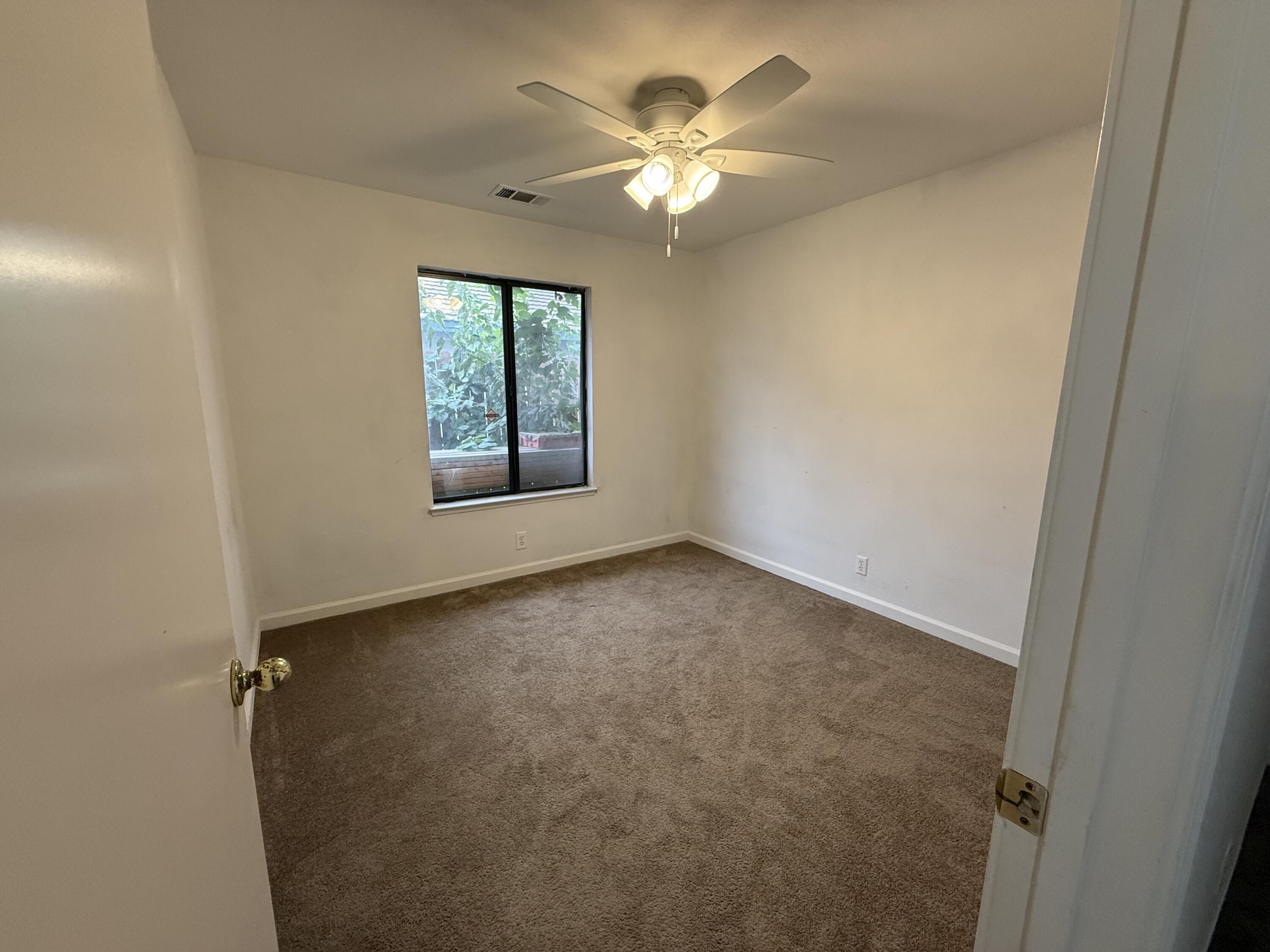 1720 E Henshaw Ave, Tulare, CA 93274