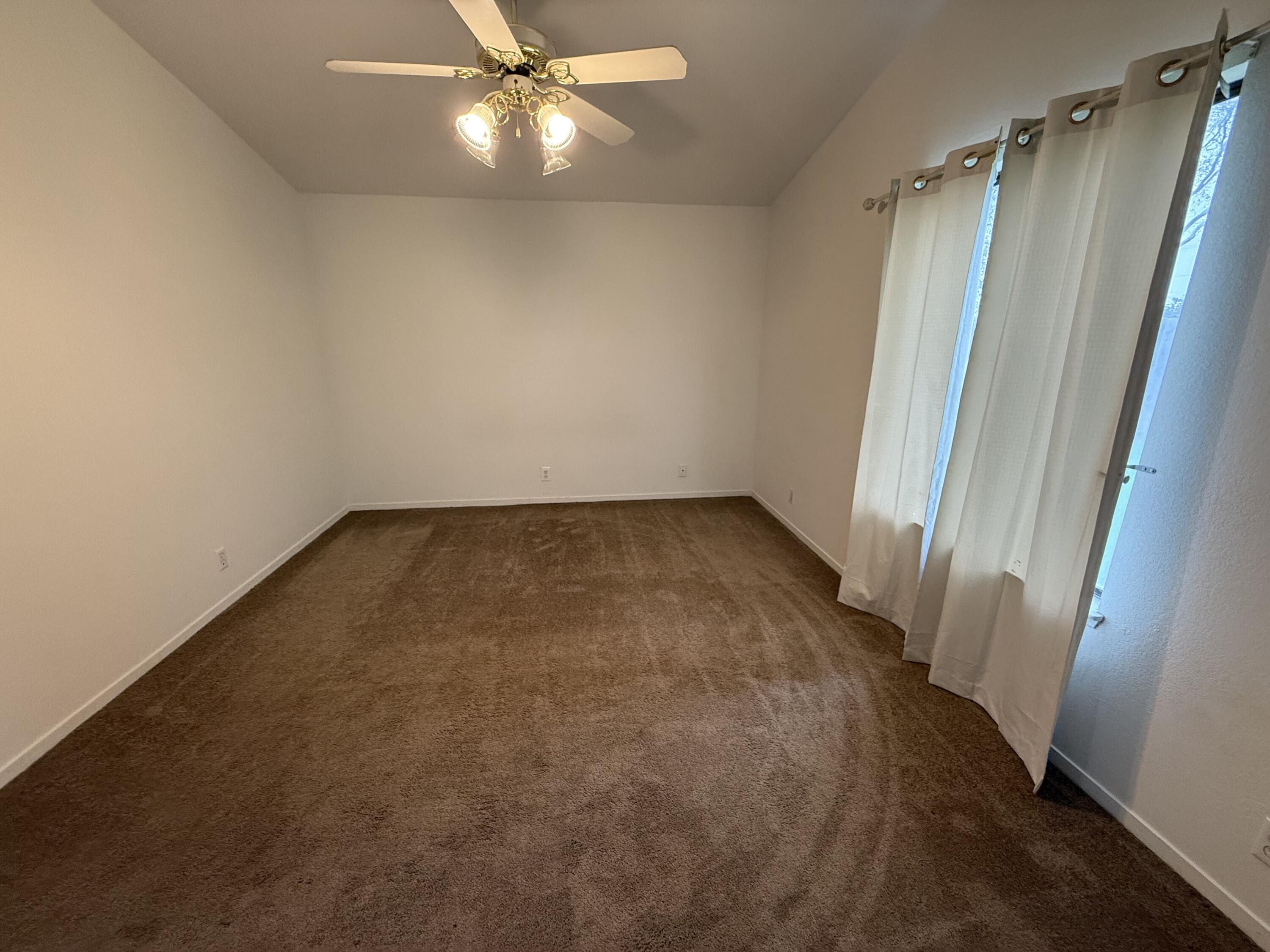 1720 E Henshaw Ave, Tulare, CA 93274