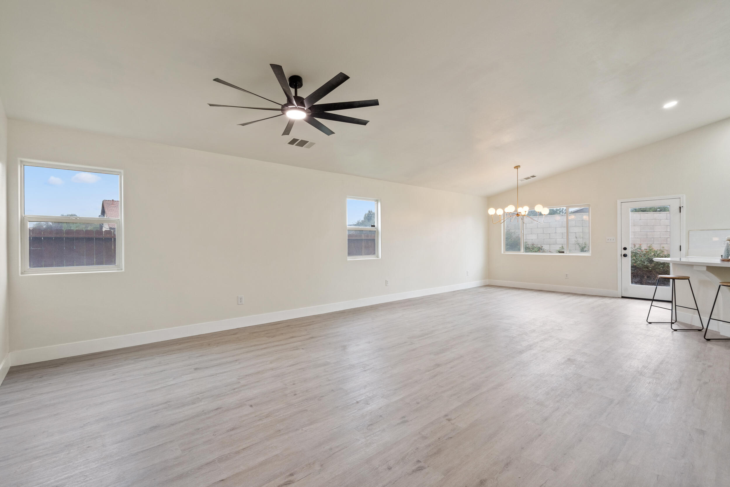 9501 Kabara Ct, Bakersfield, CA 93311