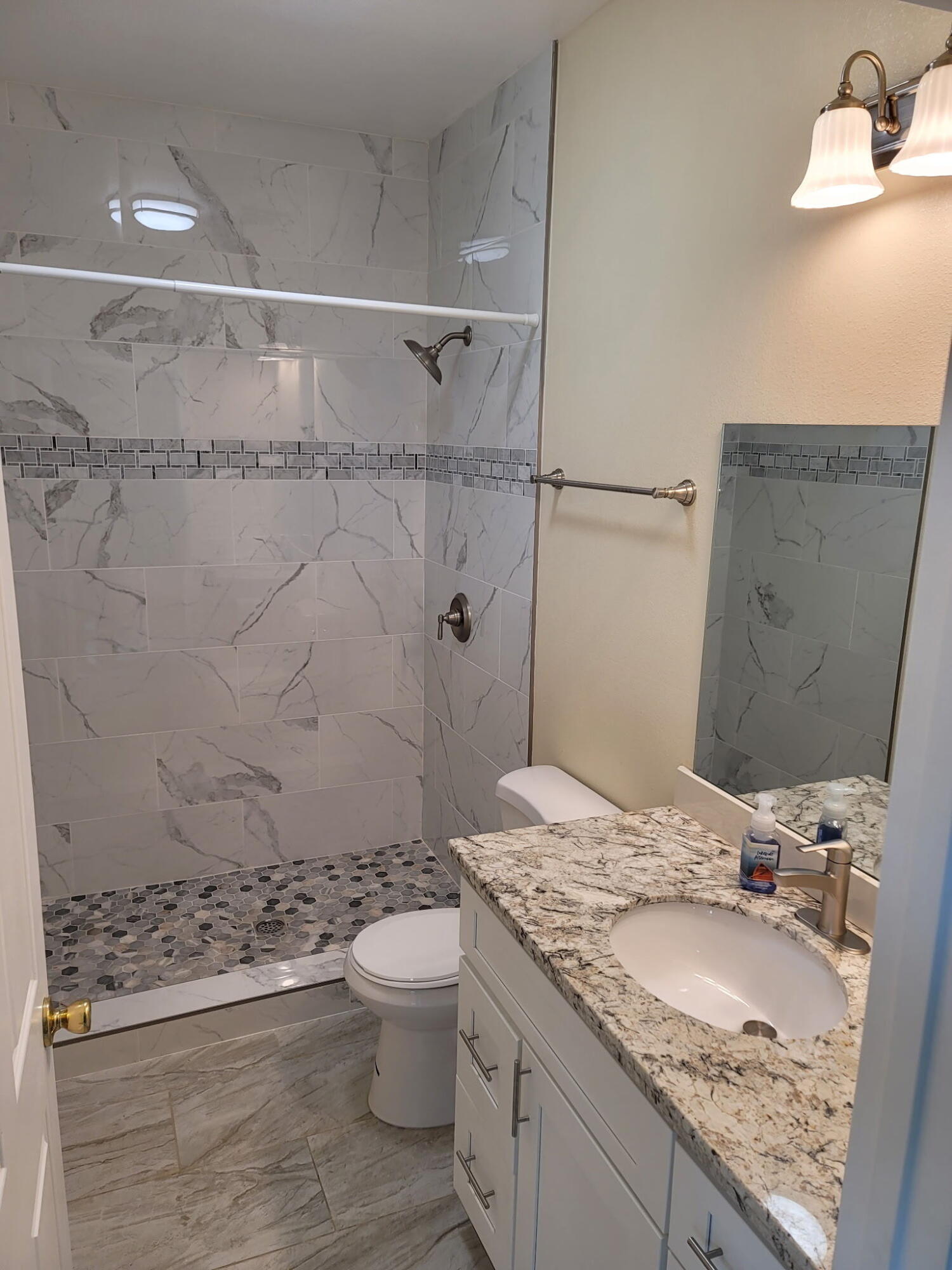 446 N 2nd St, Porterville, CA 93257