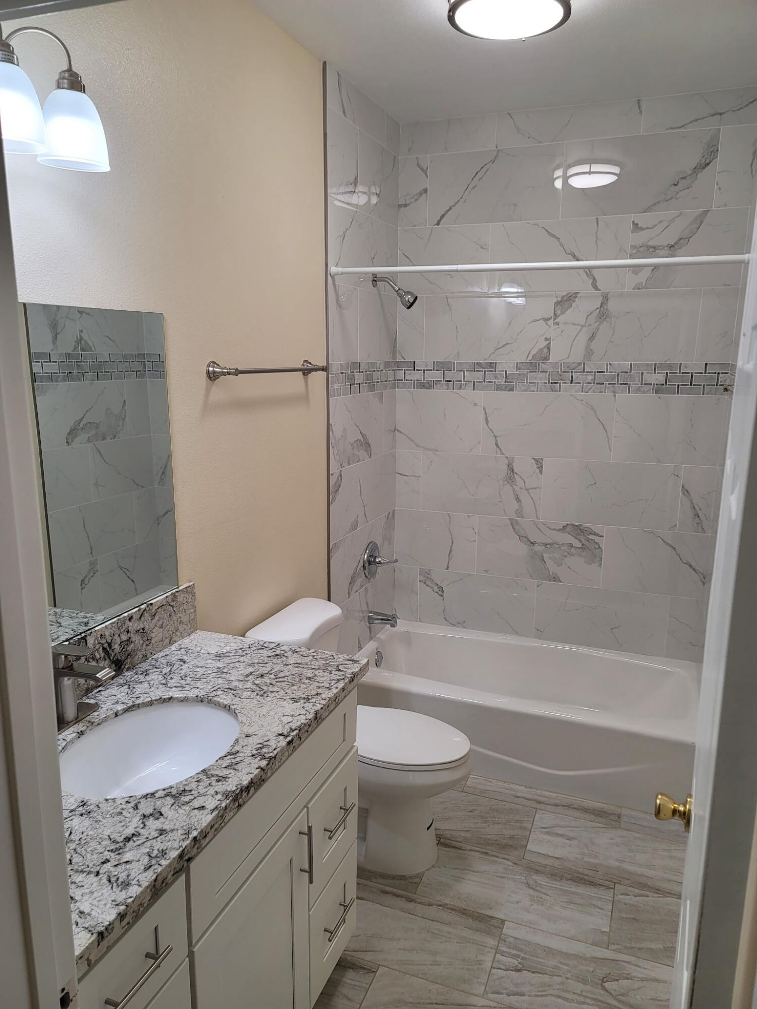 446 N 2nd St, Porterville, CA 93257