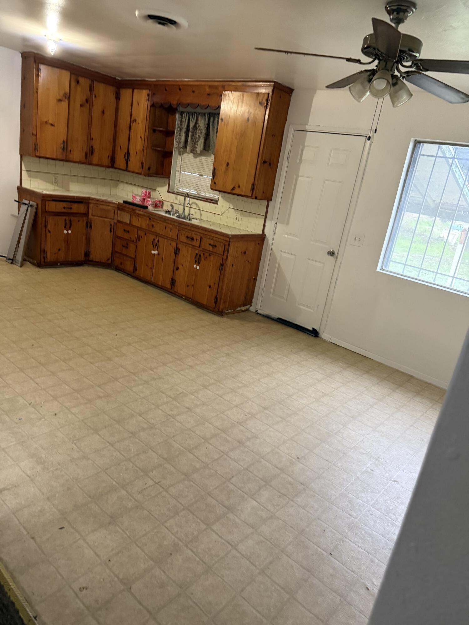 474 W Montgomery Ave, Porterville, CA 93257