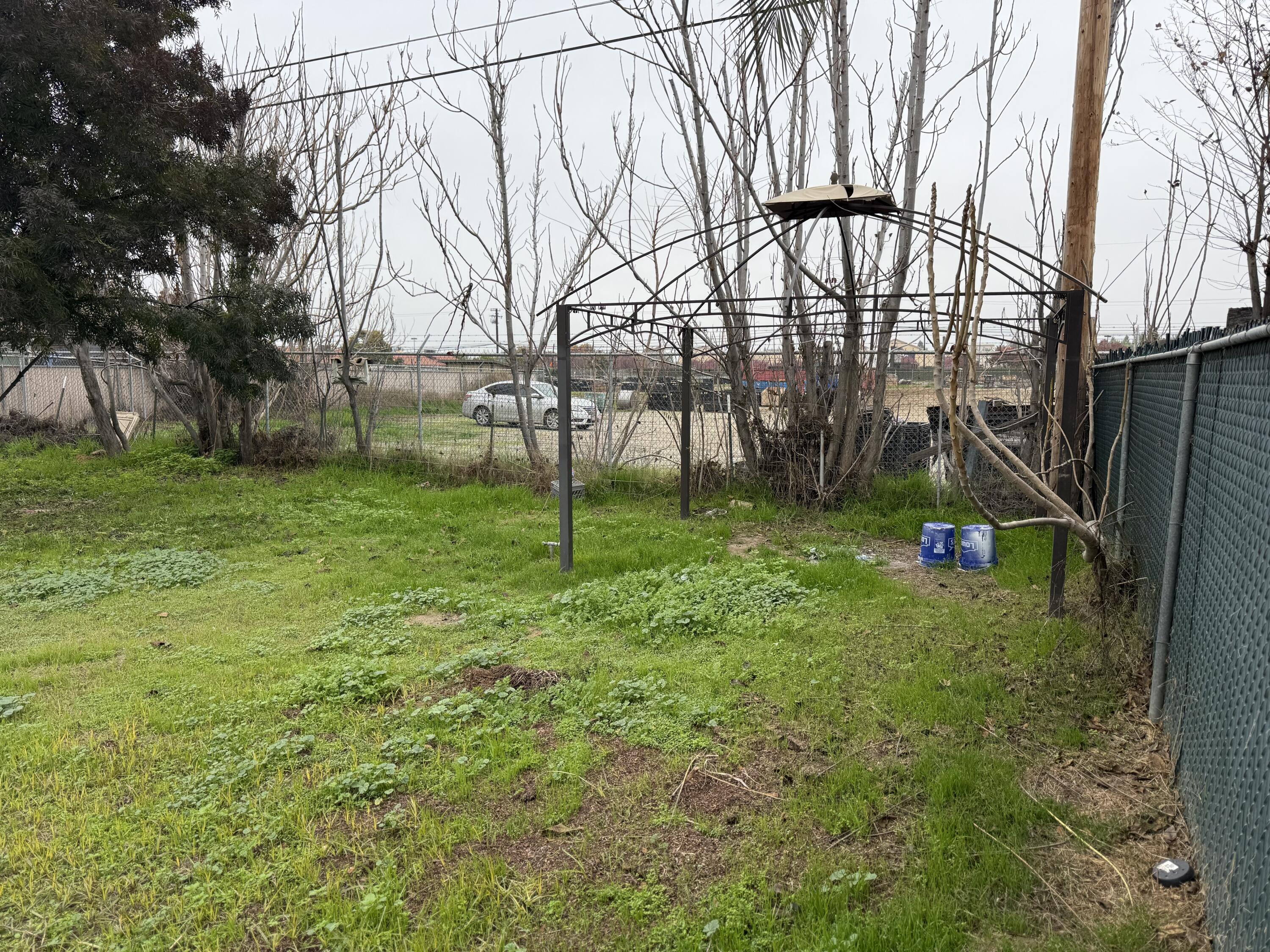 474 W Montgomery Ave, Porterville, CA 93257