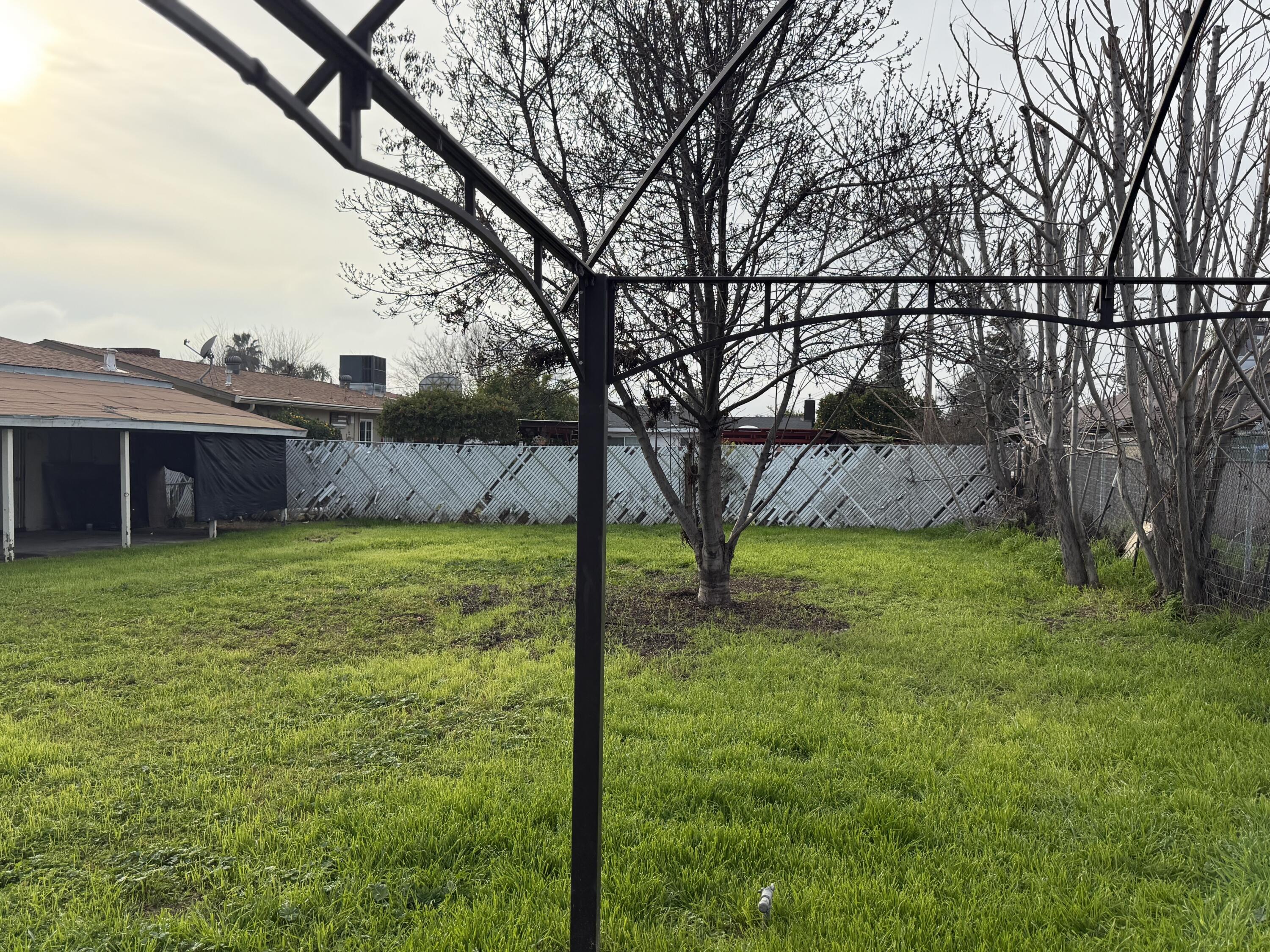474 W Montgomery Ave, Porterville, CA 93257