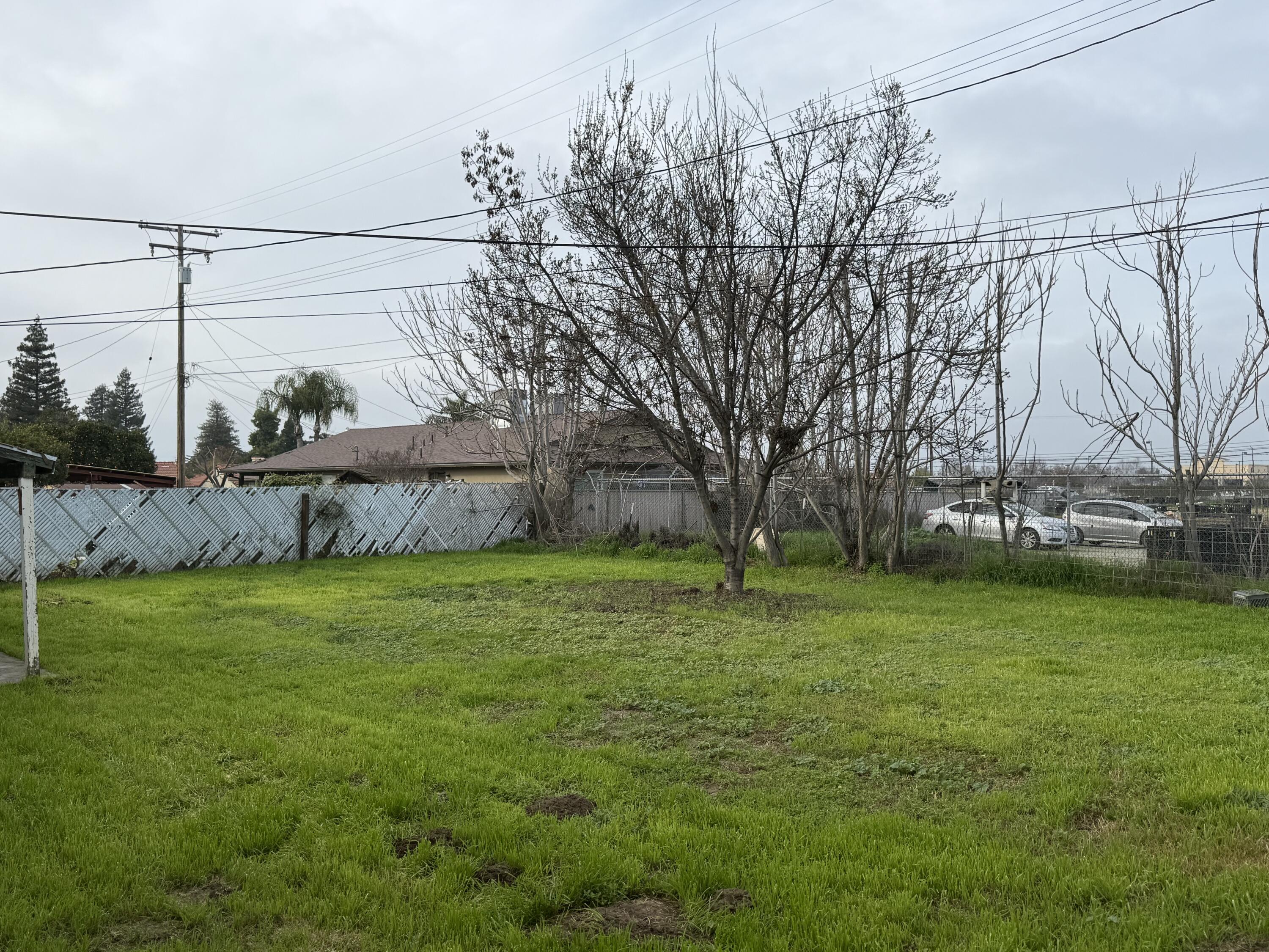 474 W Montgomery Ave, Porterville, CA 93257