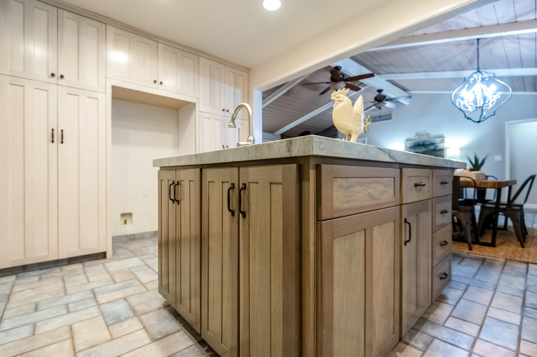 345 N Todd St, Visalia, CA 93291