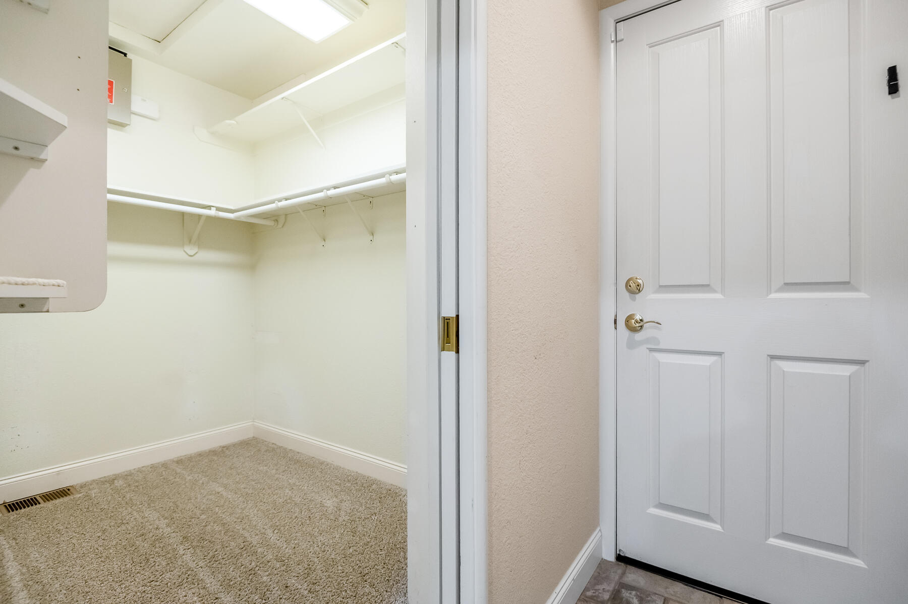 345 N Todd St, Visalia, CA 93291