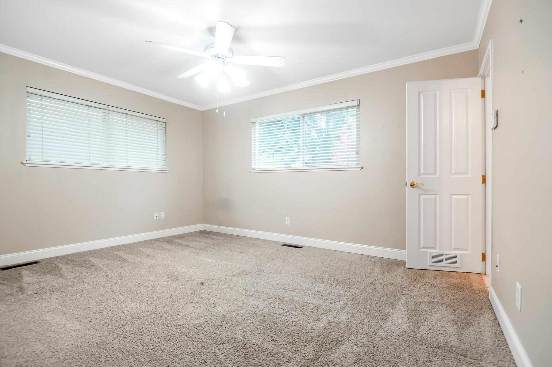 345 N Todd St, Visalia, CA 93291