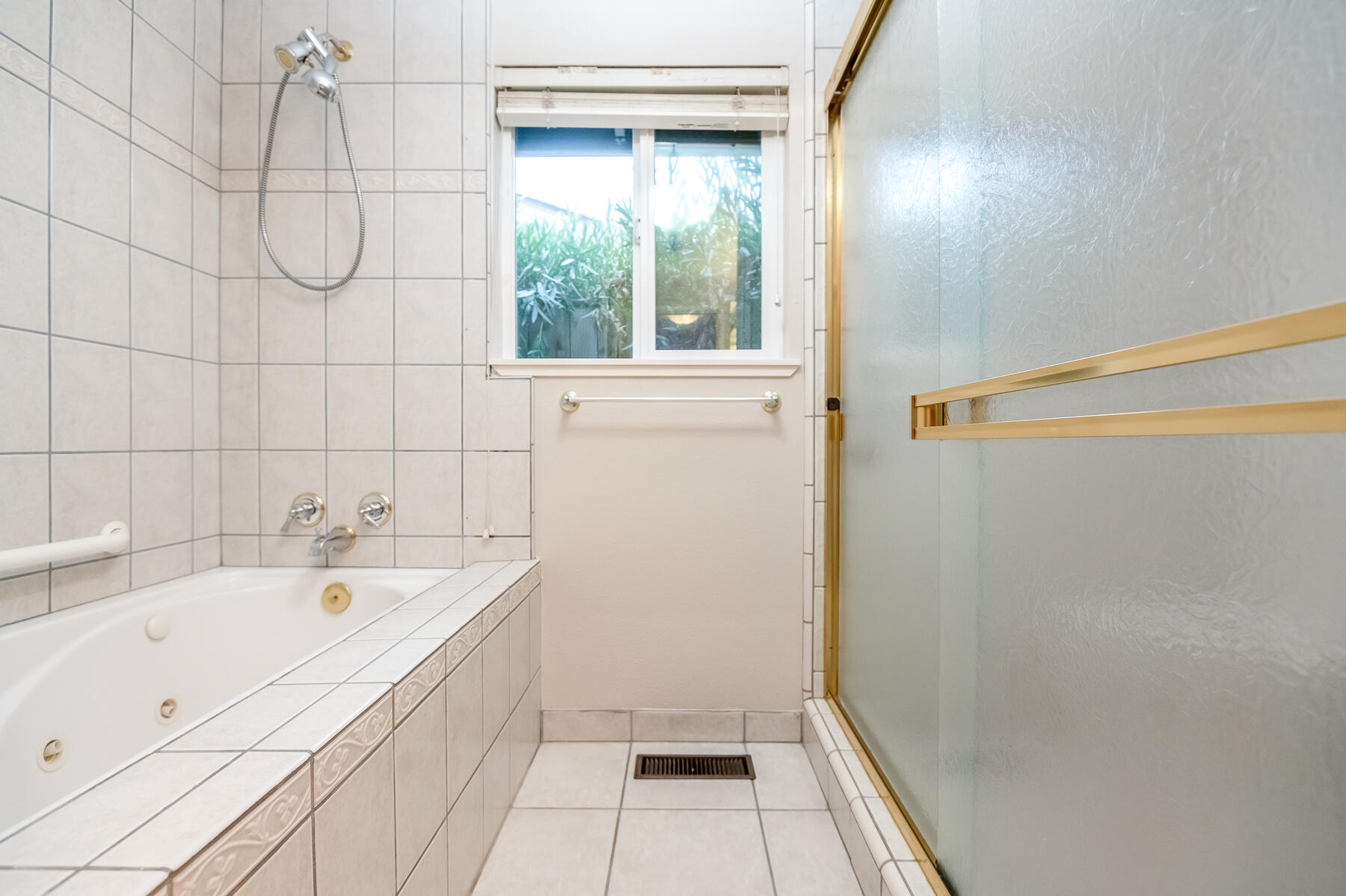 345 N Todd St, Visalia, CA 93291