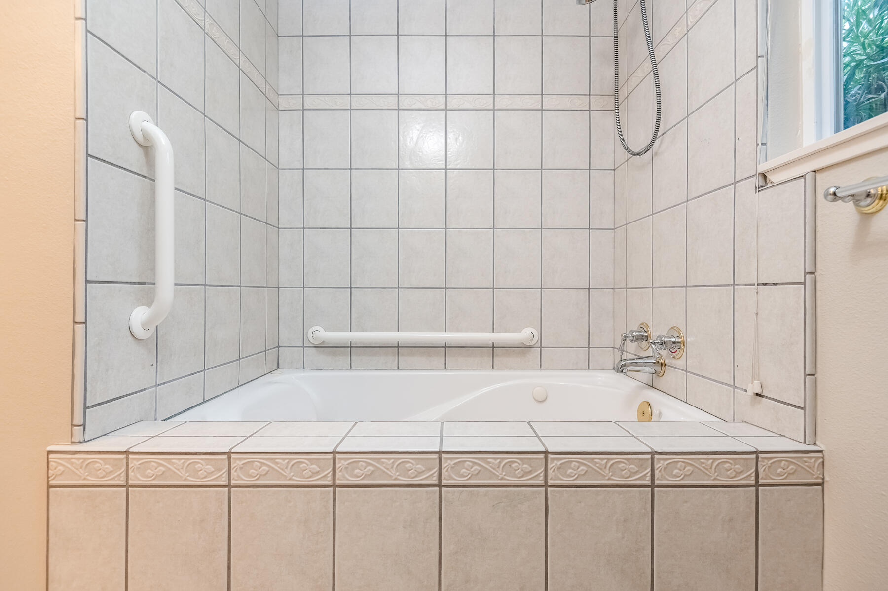 345 N Todd St, Visalia, CA 93291